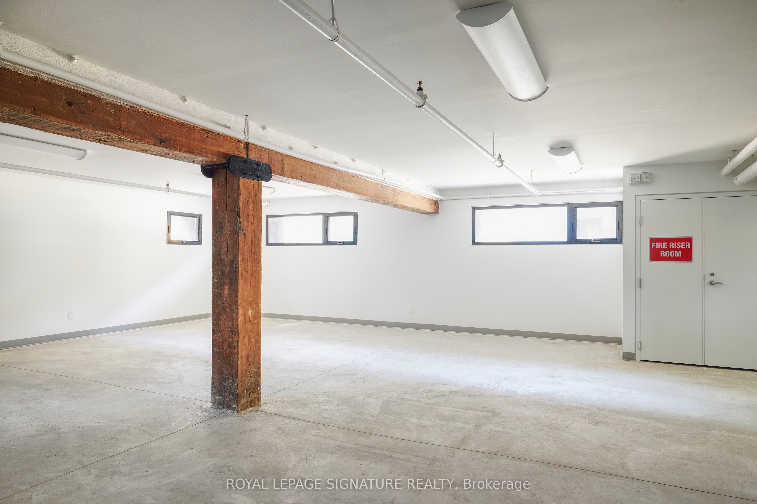 2738 Dundas Street W Property Photo 2