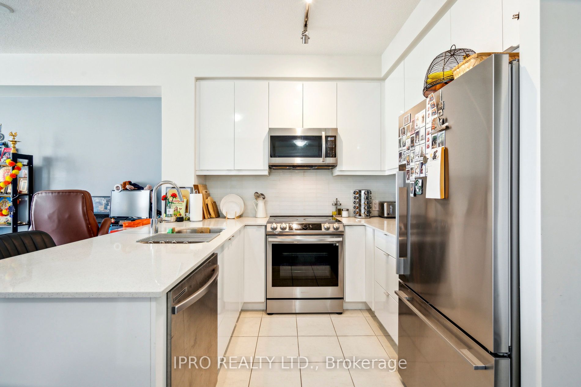 #706 - 50 Thomas Riley Road Property Photo 8