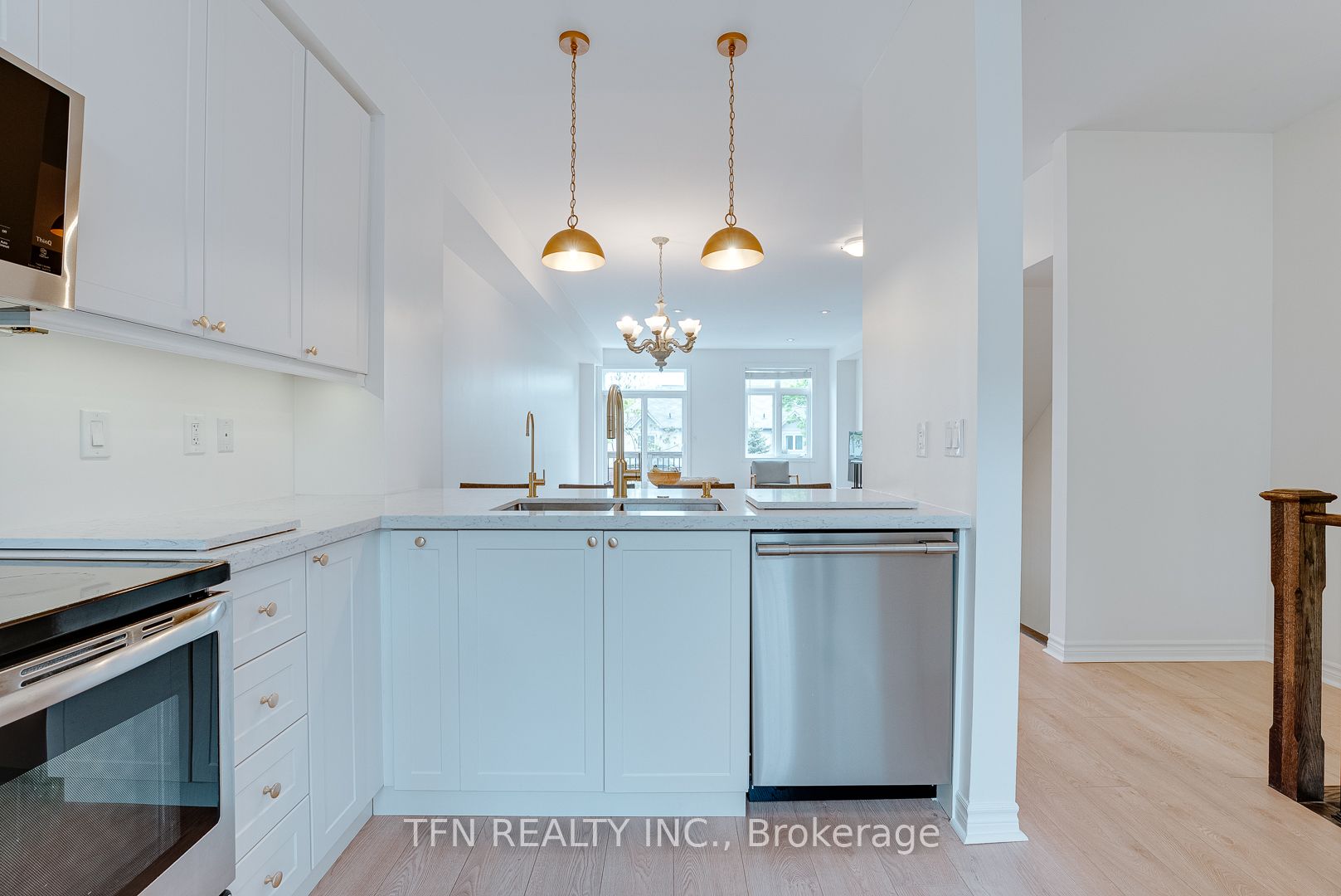 2360 Treversh Common Property Photo 4