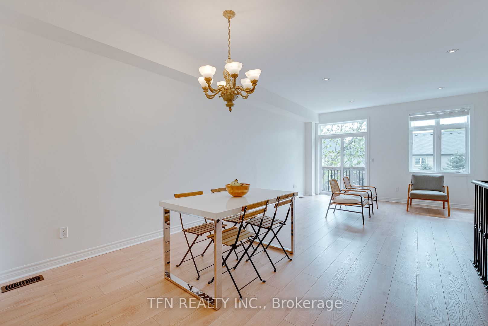 2360 Treversh Common Property Photo 7