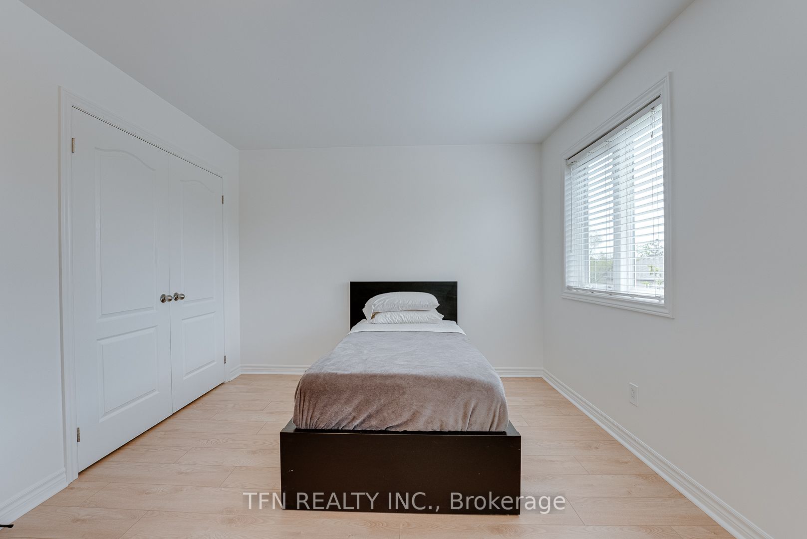 2360 Treversh Common Property Photo 13