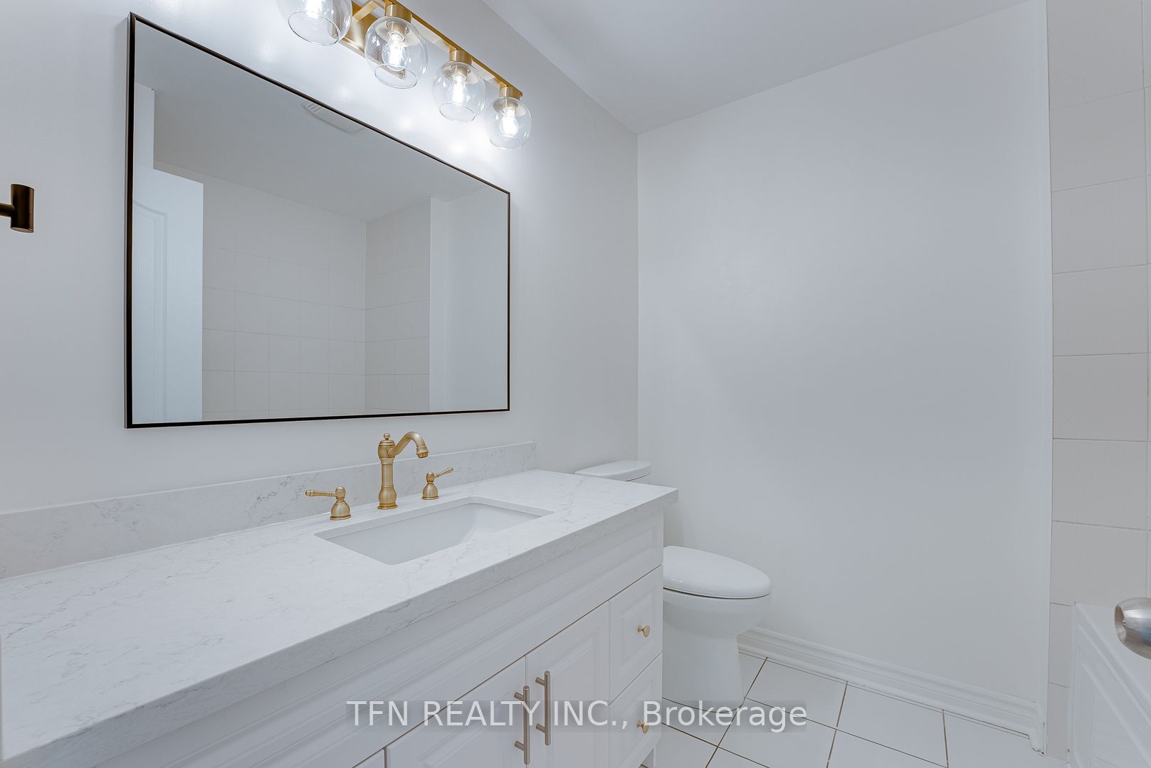 2360 Treversh Common Property Photo 17