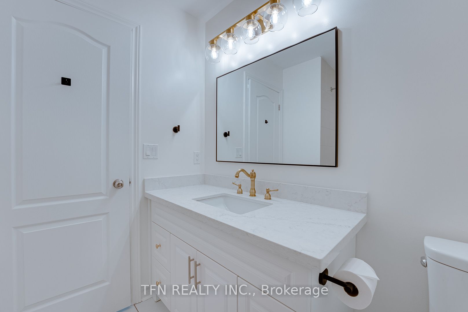 2360 Treversh Common Property Photo 18