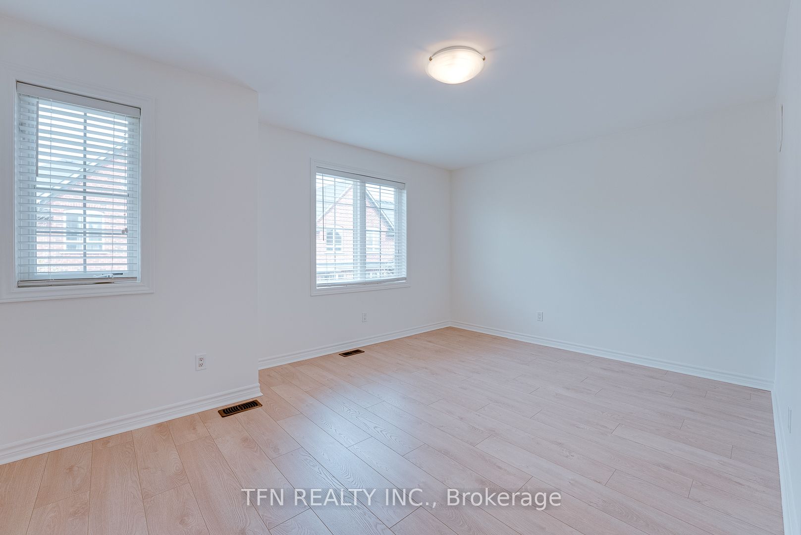 2360 Treversh Common Property Photo 20