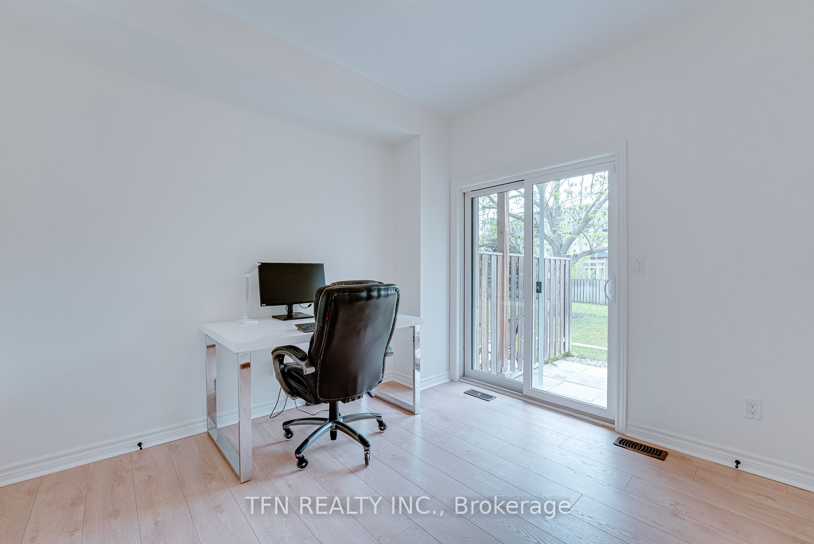 2360 Treversh Common Property Photo 24