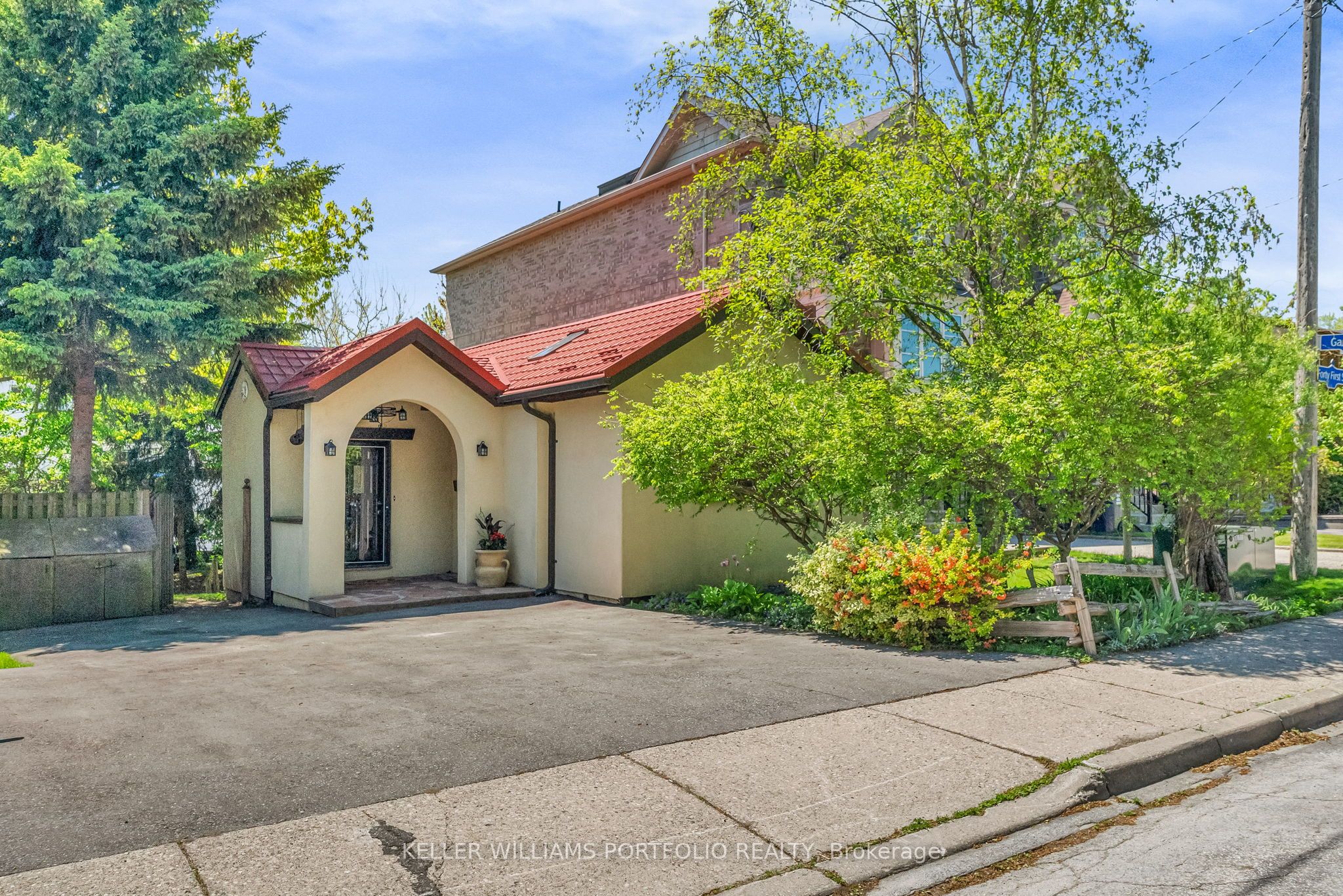 42 Forty First Street Property Photo 1