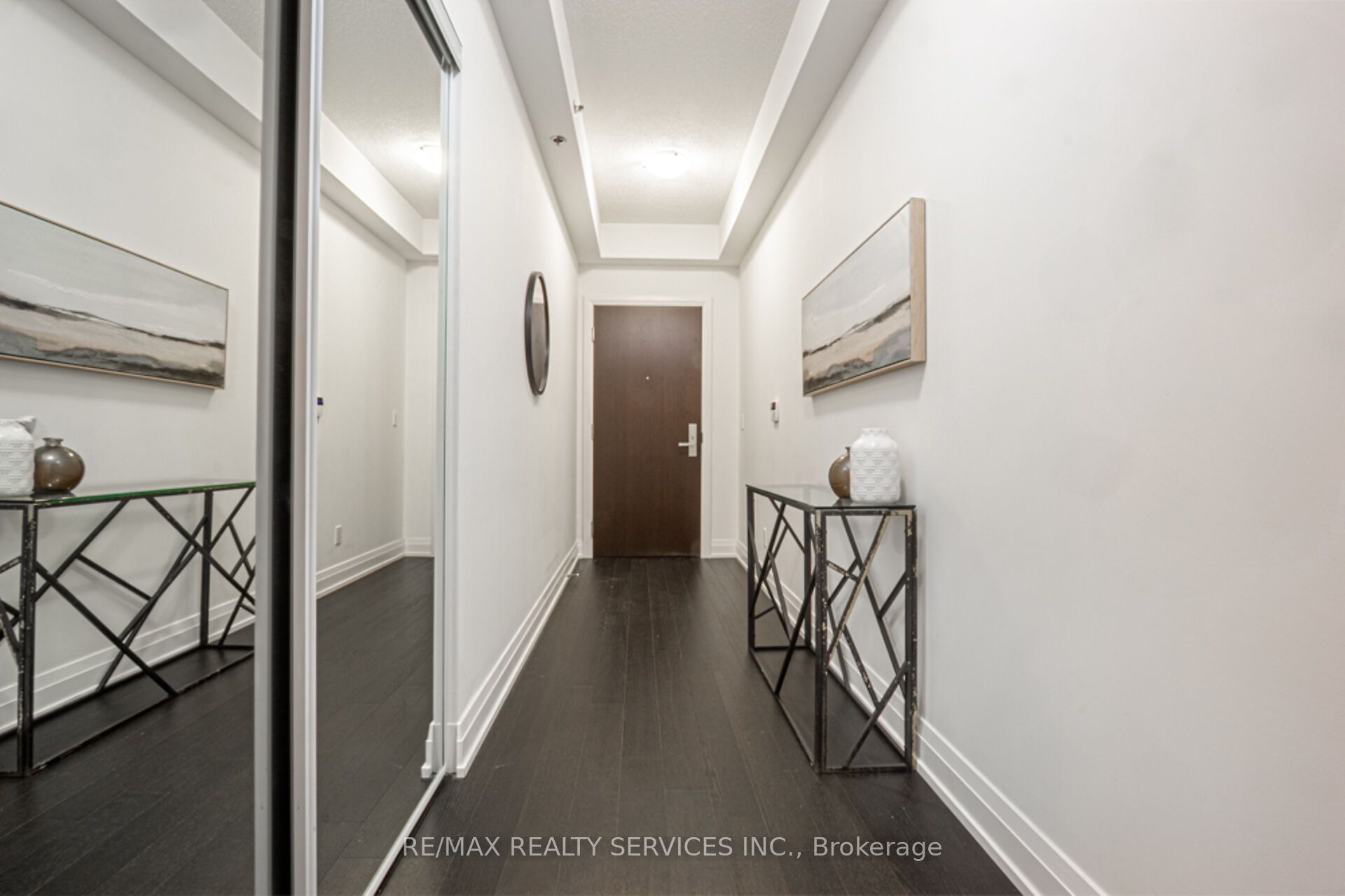 #1911 - 65 Speers Road Property Photo 4
