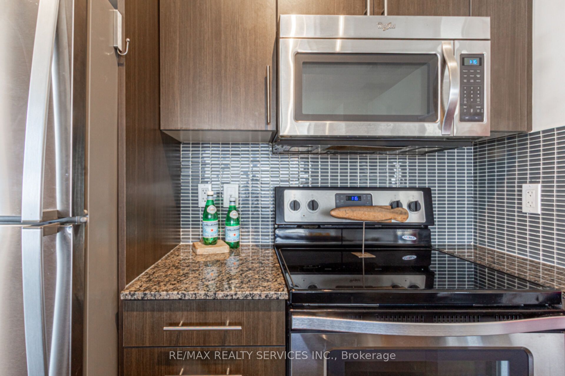 #1911 - 65 Speers Road Property Photo 7