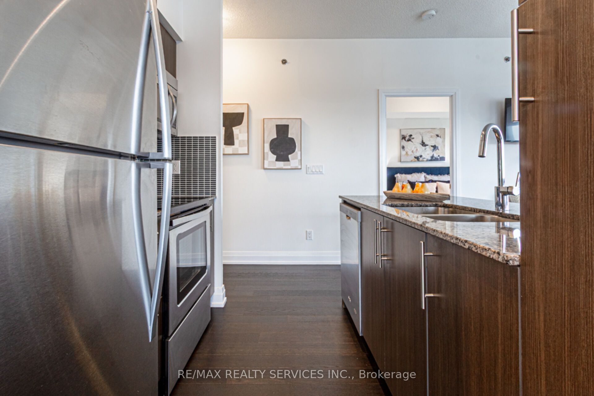 #1911 - 65 Speers Road Property Photo 11