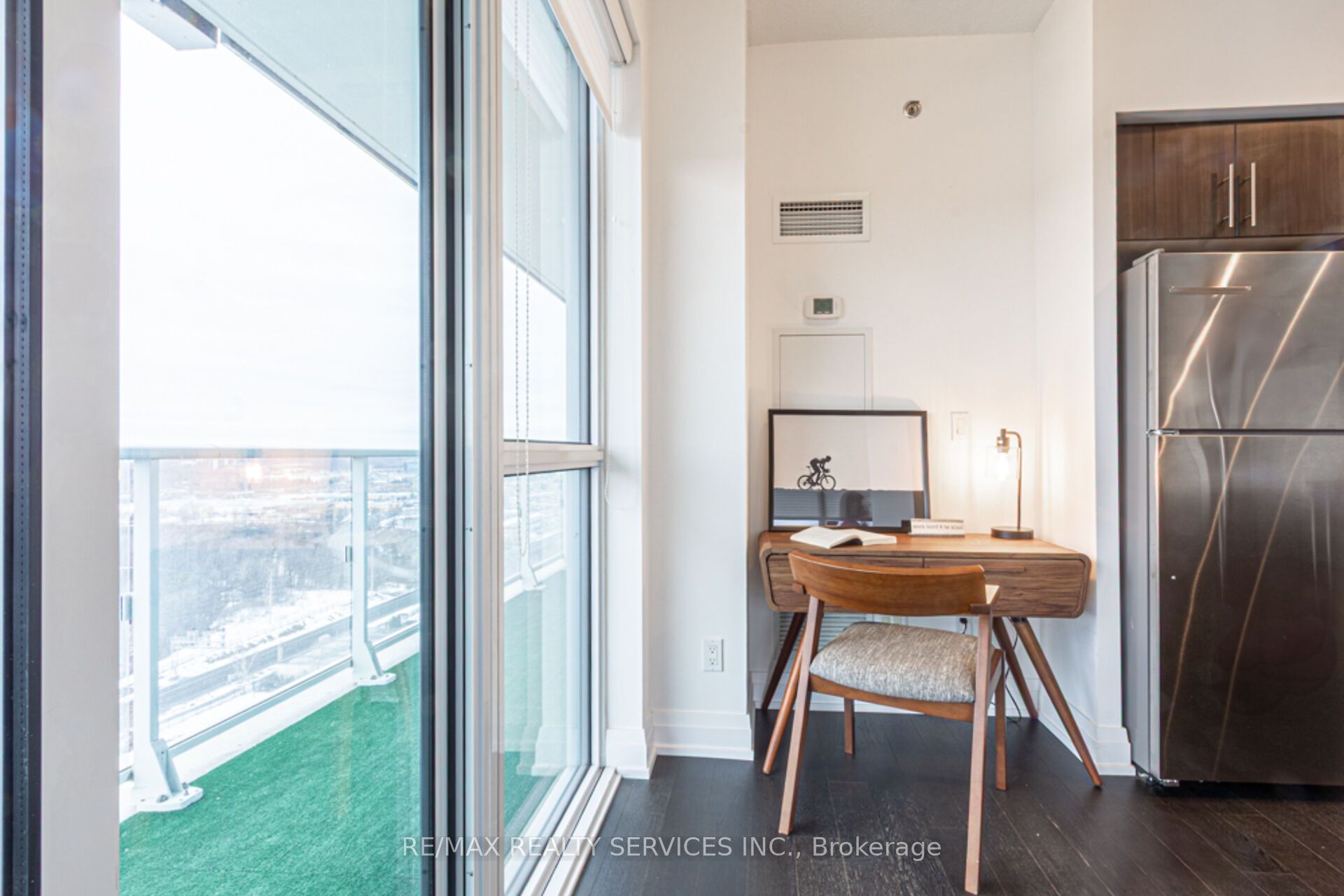 #1911 - 65 Speers Road Property Photo 17