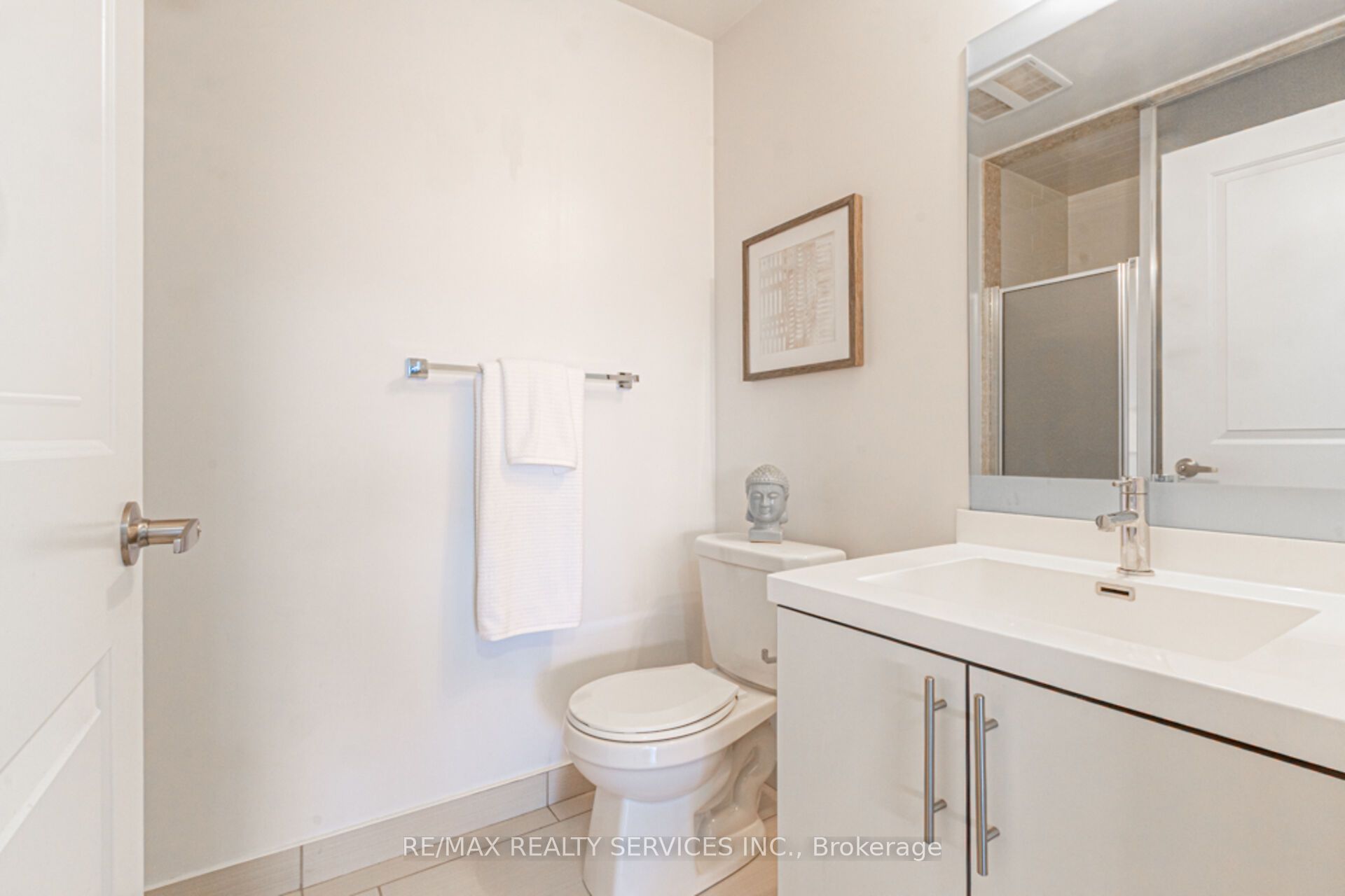 #1911 - 65 Speers Road Property Photo 18