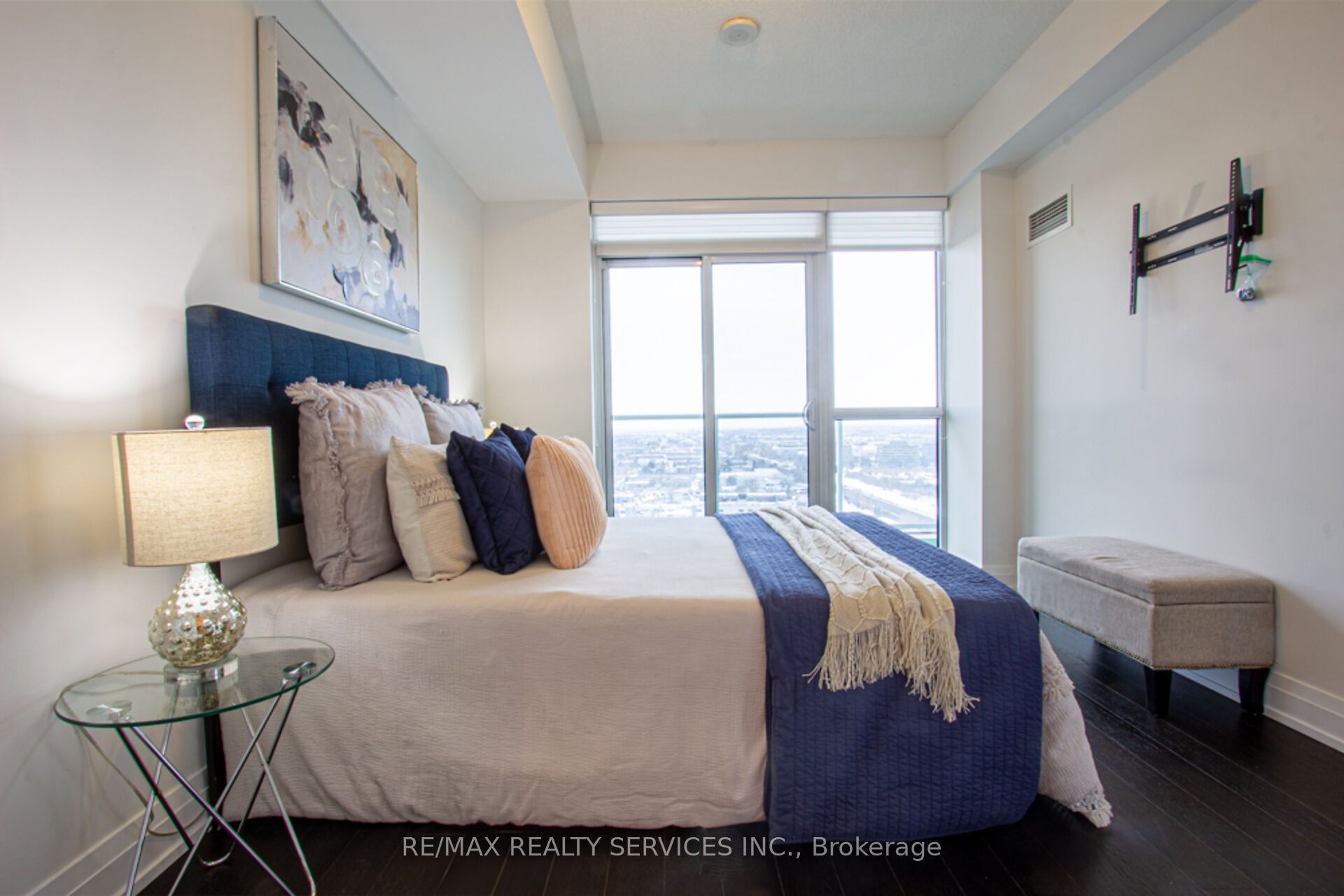 #1911 - 65 Speers Road Property Photo 22