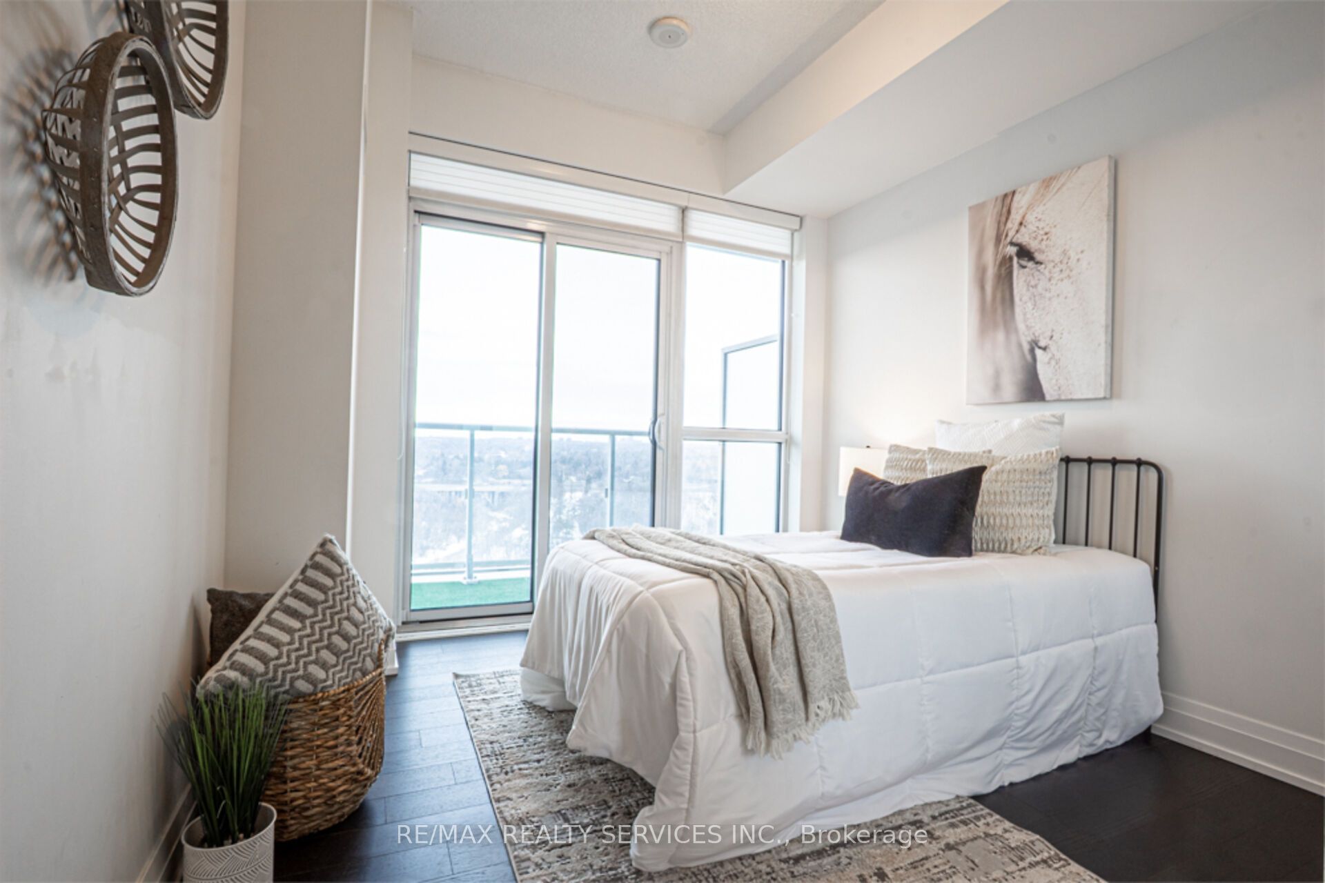 #1911 - 65 Speers Road Property Photo 25