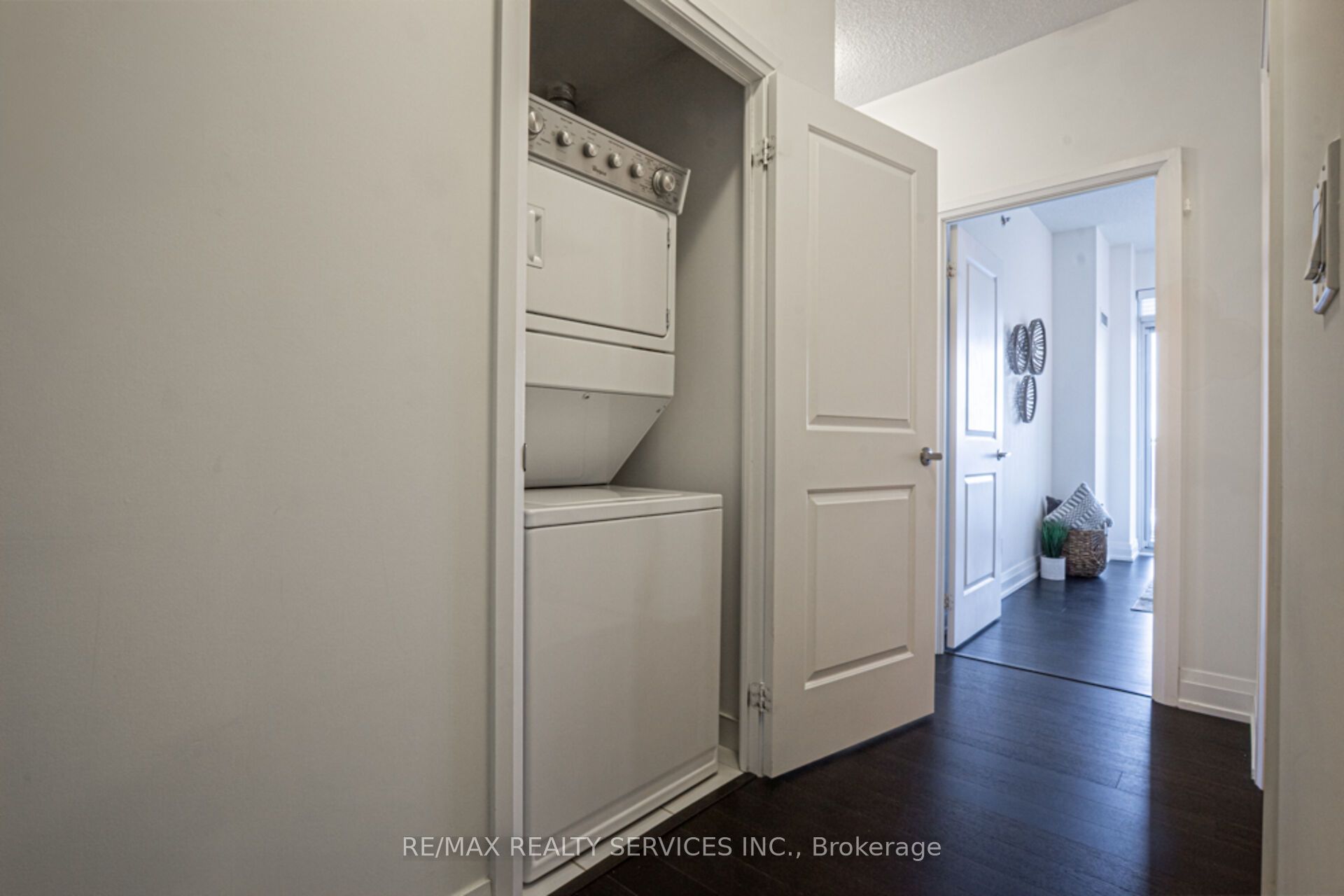 #1911 - 65 Speers Road Property Photo 26
