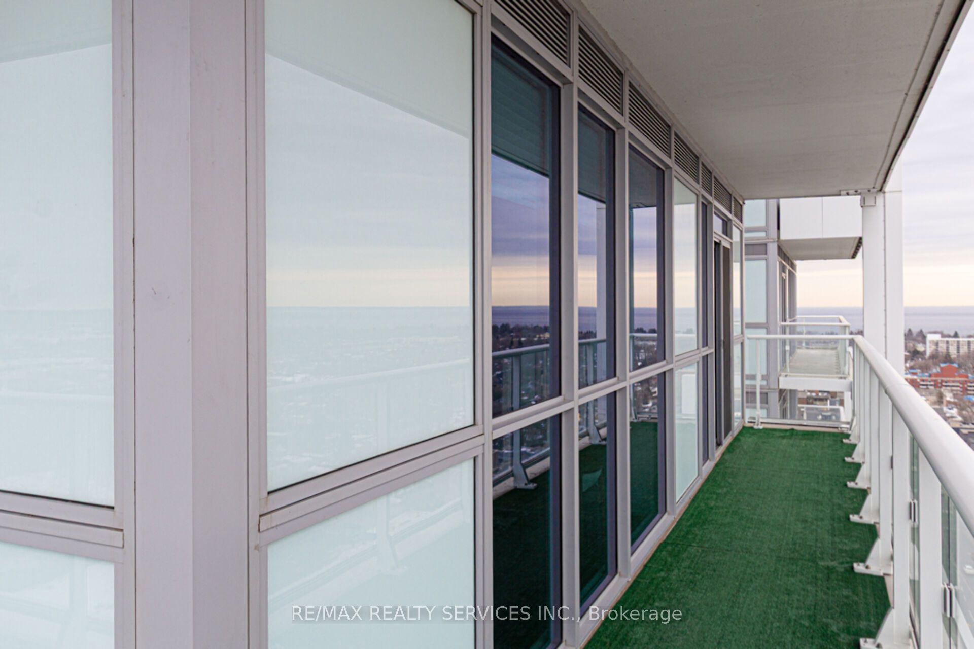 #1911 - 65 Speers Road Property Photo 27