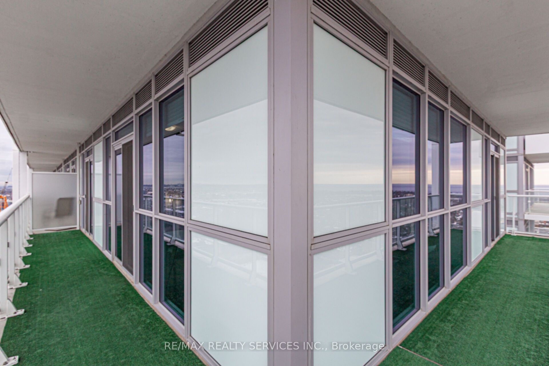 #1911 - 65 Speers Road Property Photo 28