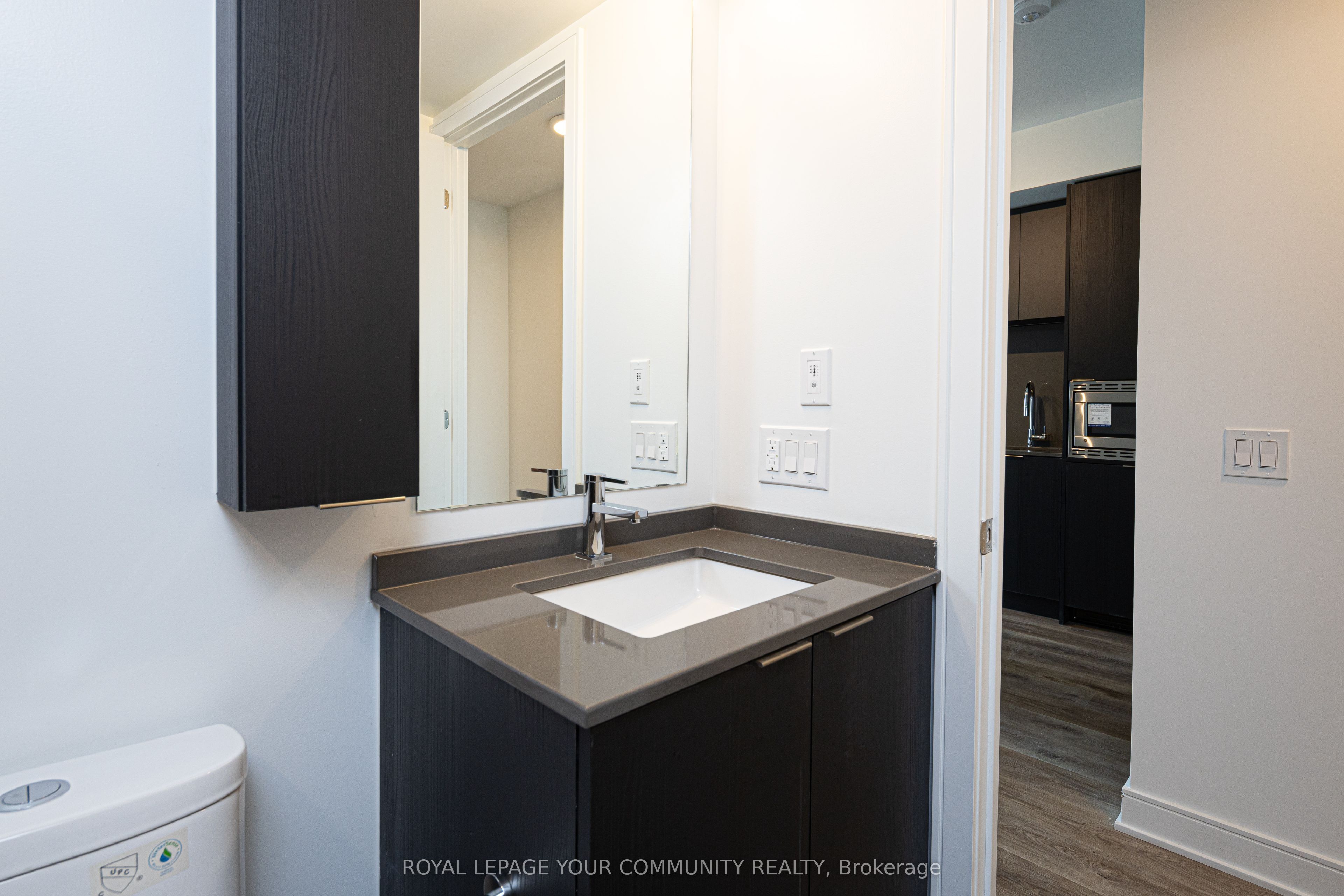 86 Dundas Street E 1509 Property Photo 5