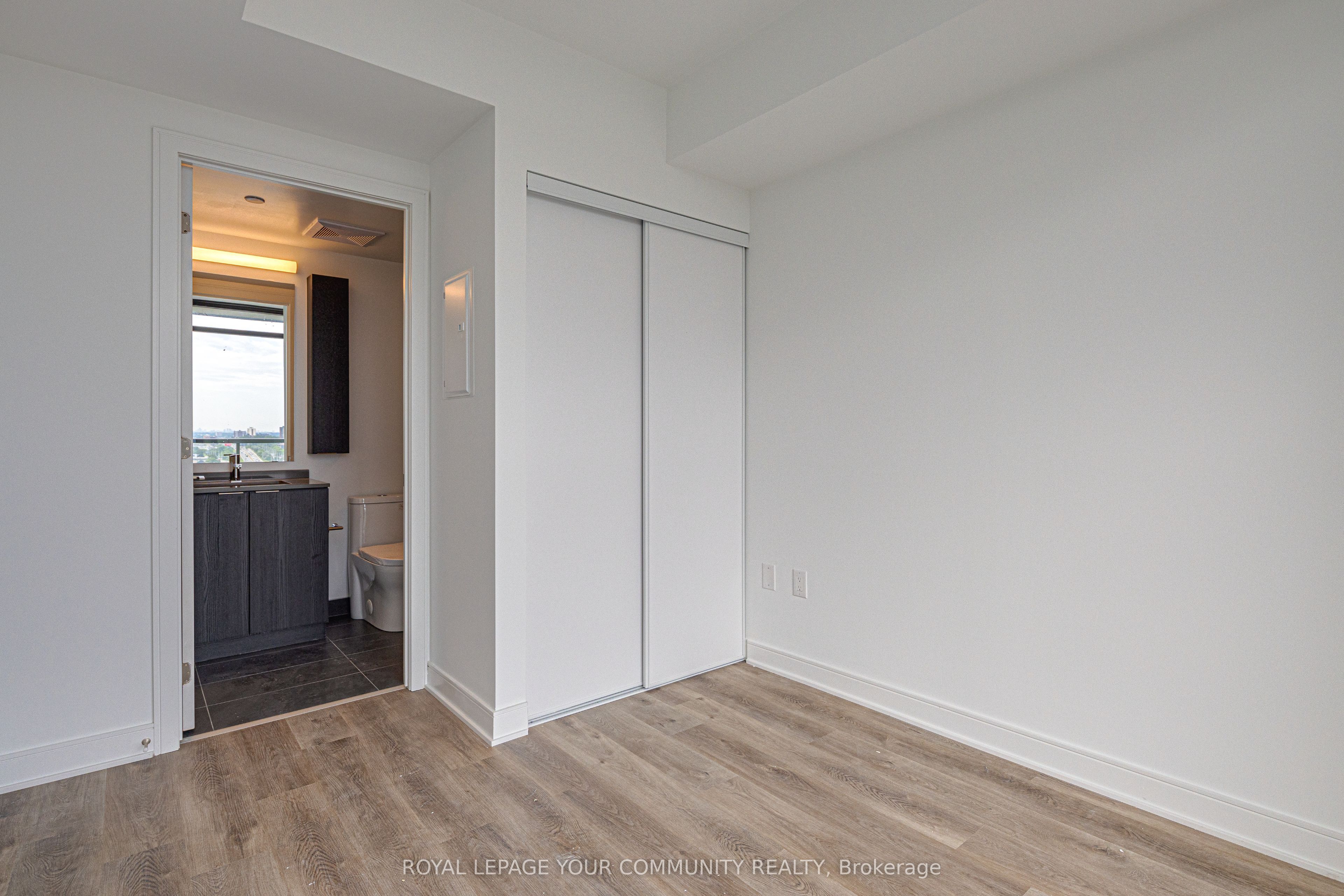 86 Dundas Street E 1509 Property Photo 14
