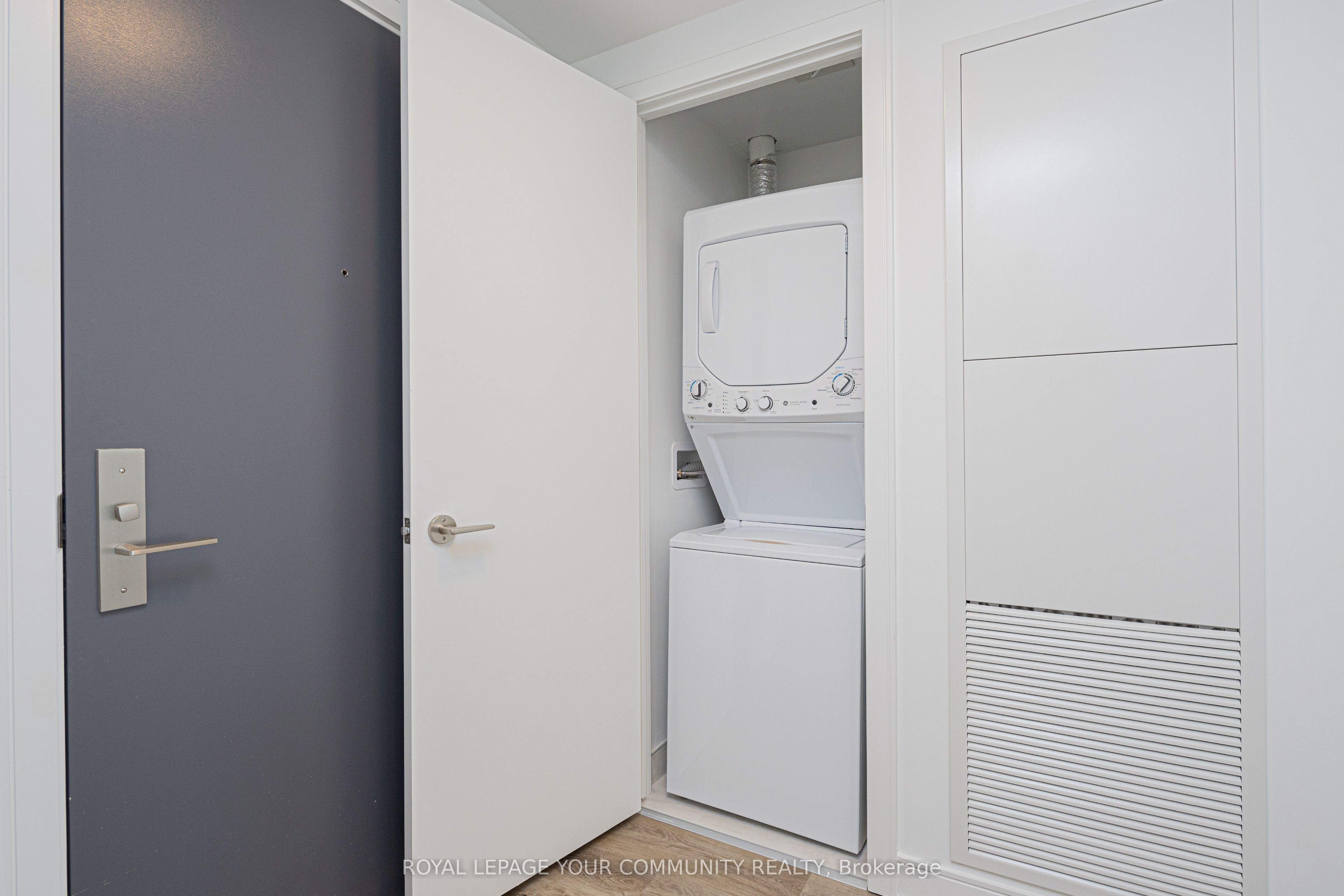 86 Dundas Street E 1509 Property Photo 16