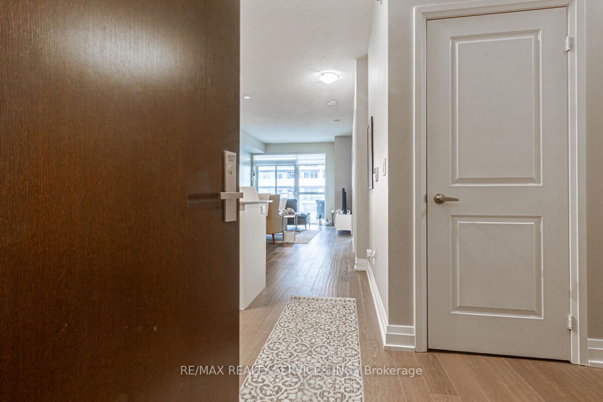 #1507 - 65 Speers Road Property Photo 3