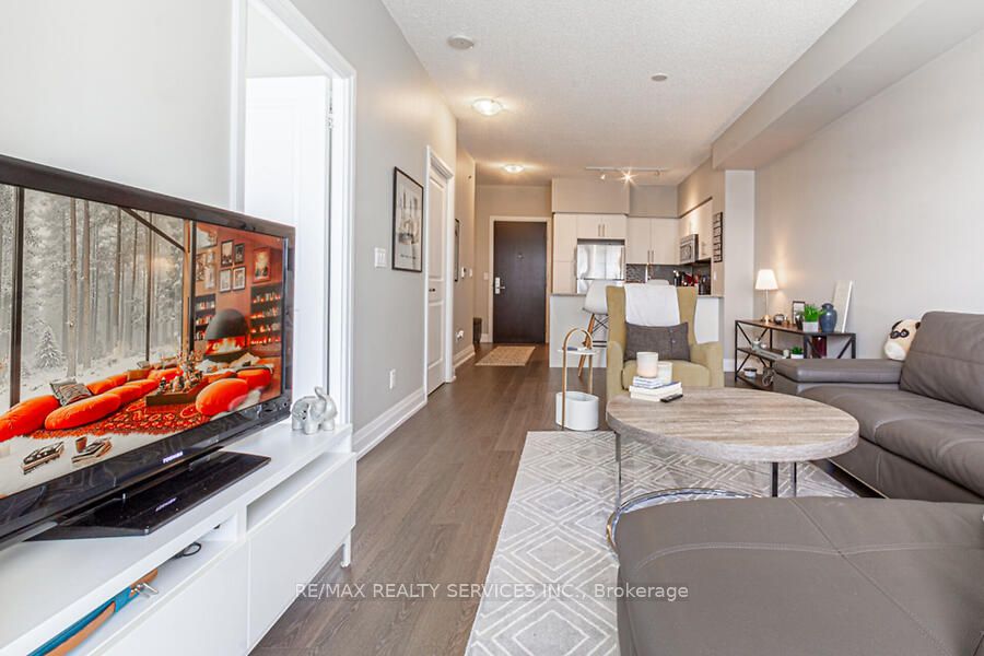 #1507 - 65 Speers Road Property Photo 4