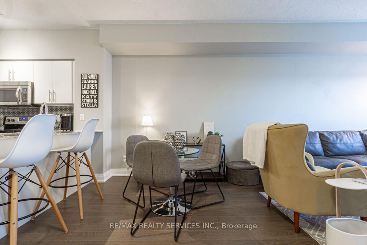#1507 - 65 Speers Road Property Photo 5