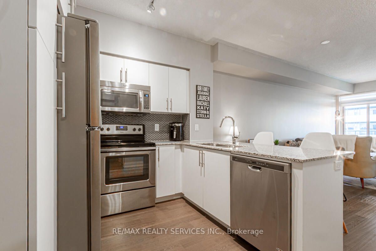 #1507 - 65 Speers Road Property Photo 6