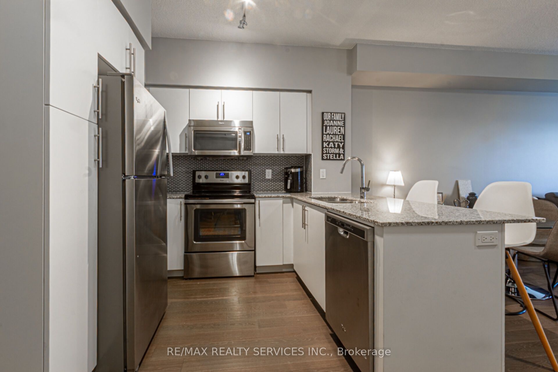 #1507 - 65 Speers Road Property Photo 7