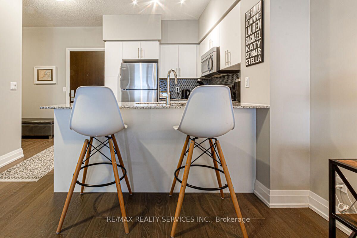 #1507 - 65 Speers Road Property Photo 10