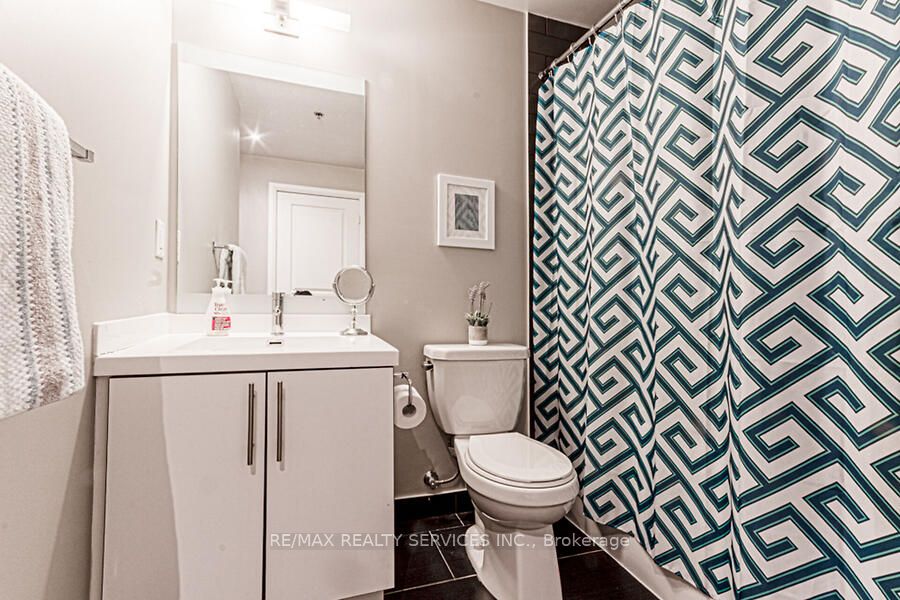#1507 - 65 Speers Road Property Photo 17