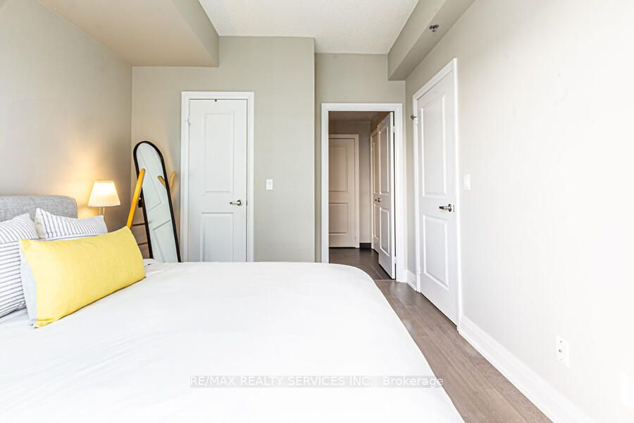 #1507 - 65 Speers Road Property Photo 19