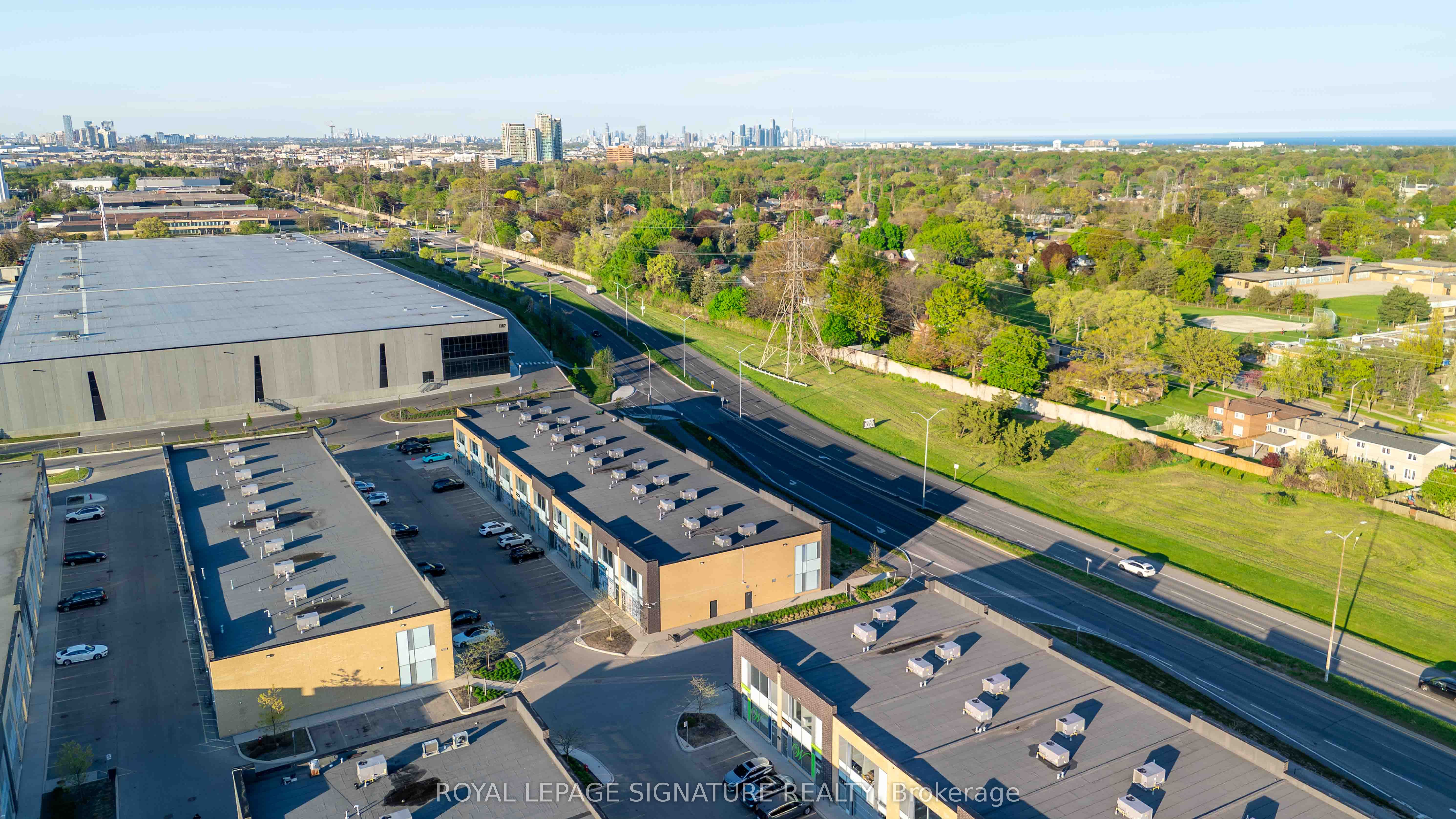 1235 Queensway N/a E 12a Property Photo 2