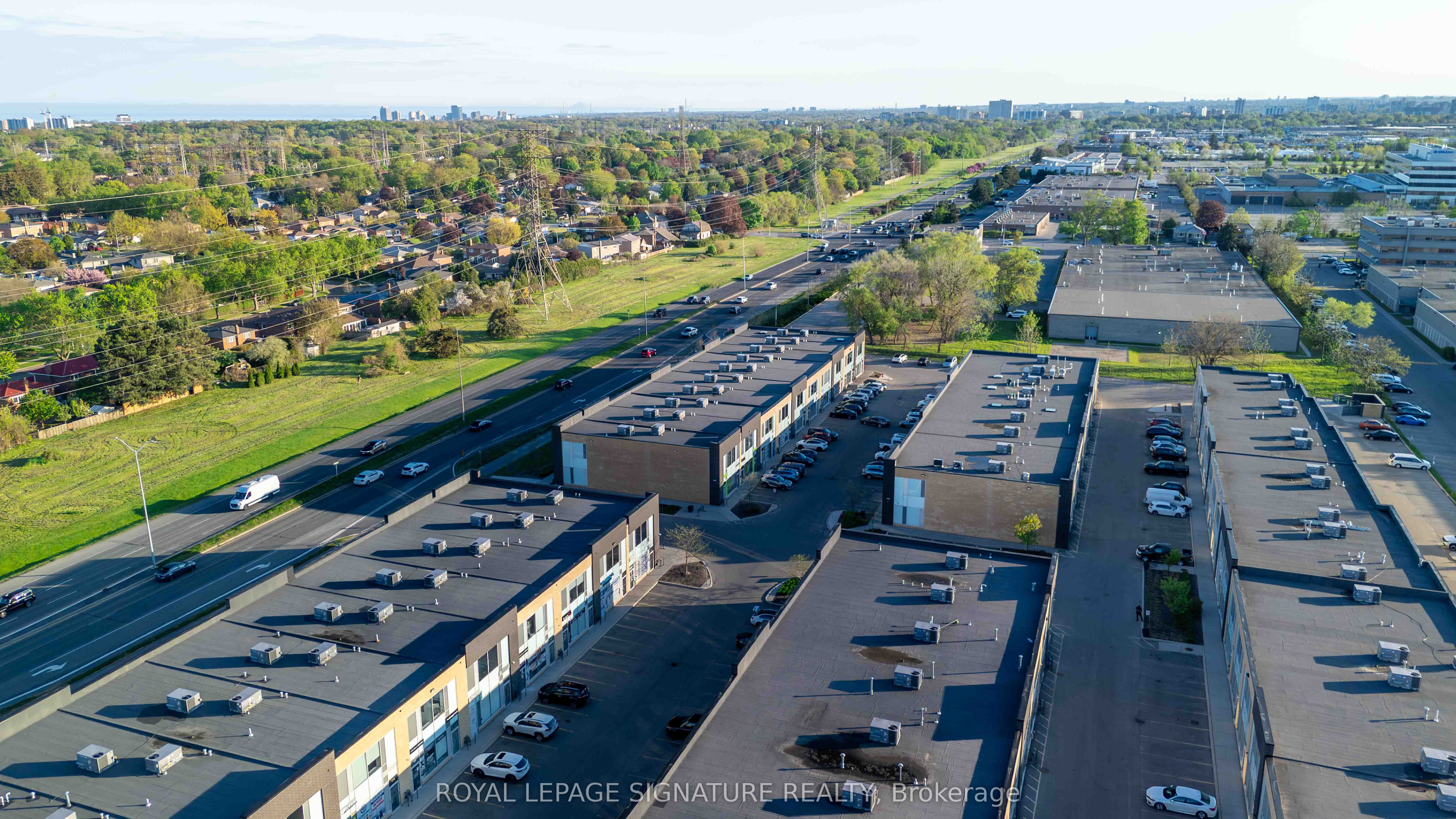 1235 Queensway N/a E 12a Property Photo 3