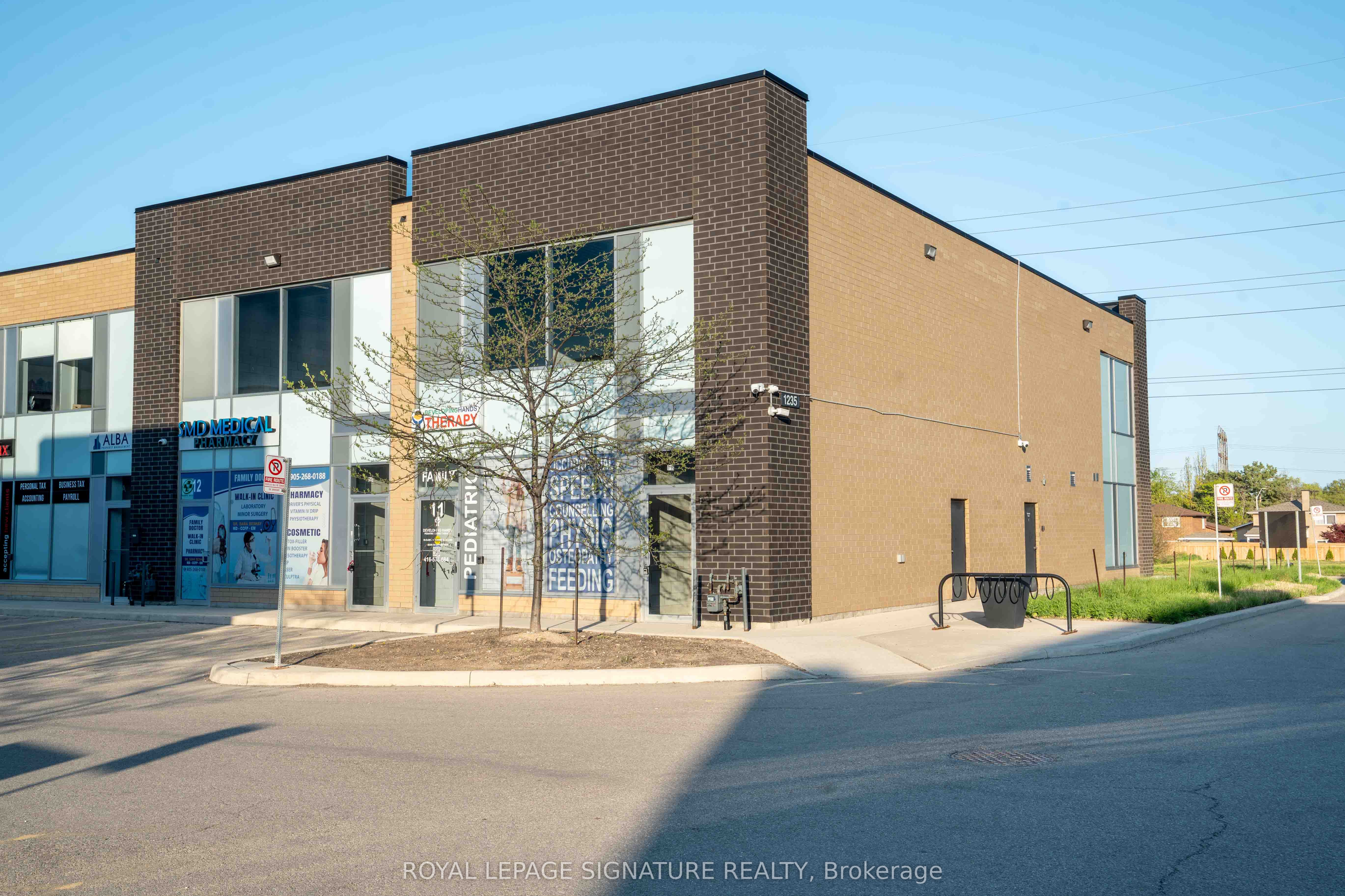 1235 Queensway N/a E 12a Property Photo 8