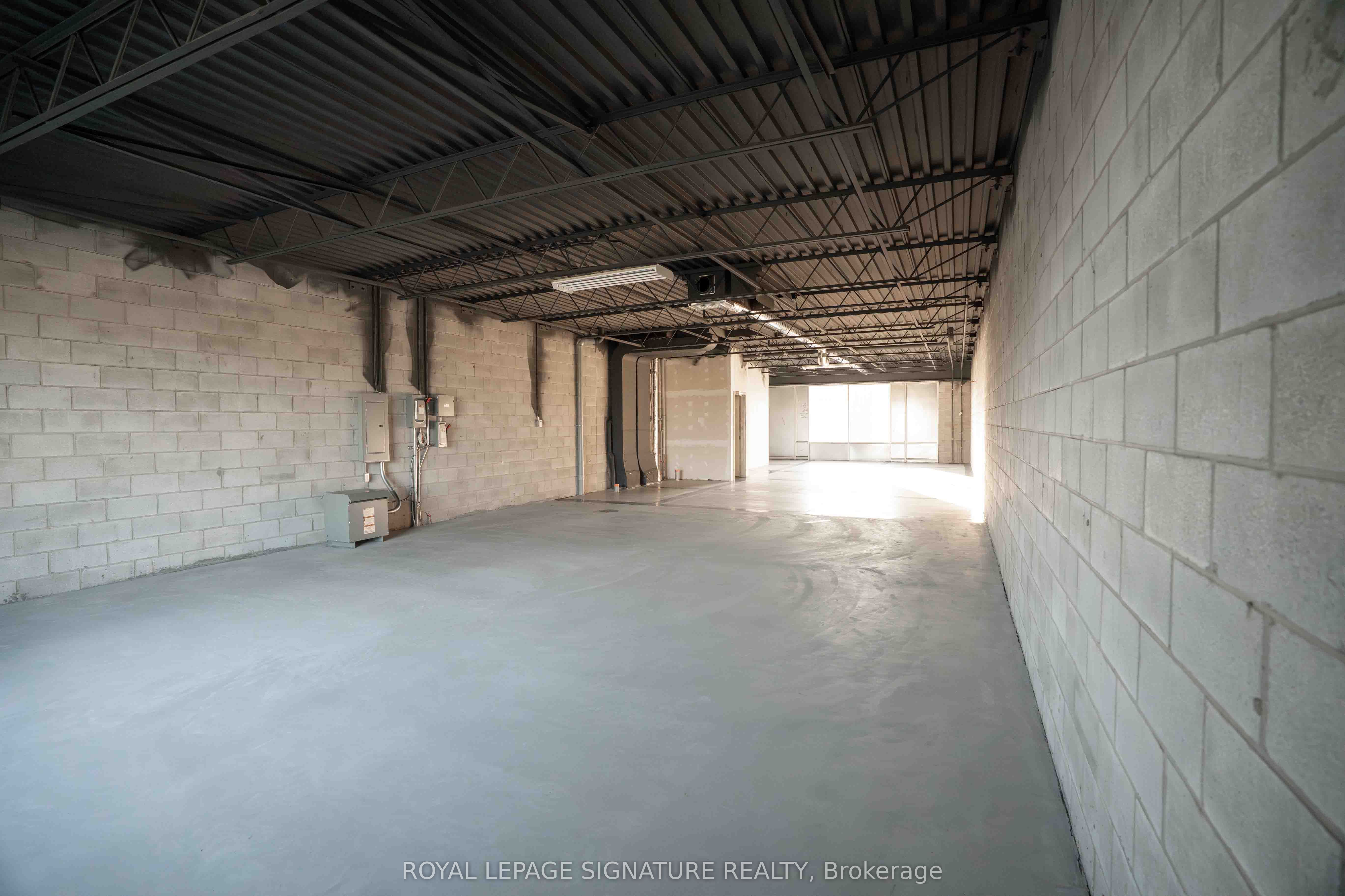 1235 Queensway N/a E 12a Property Photo 11