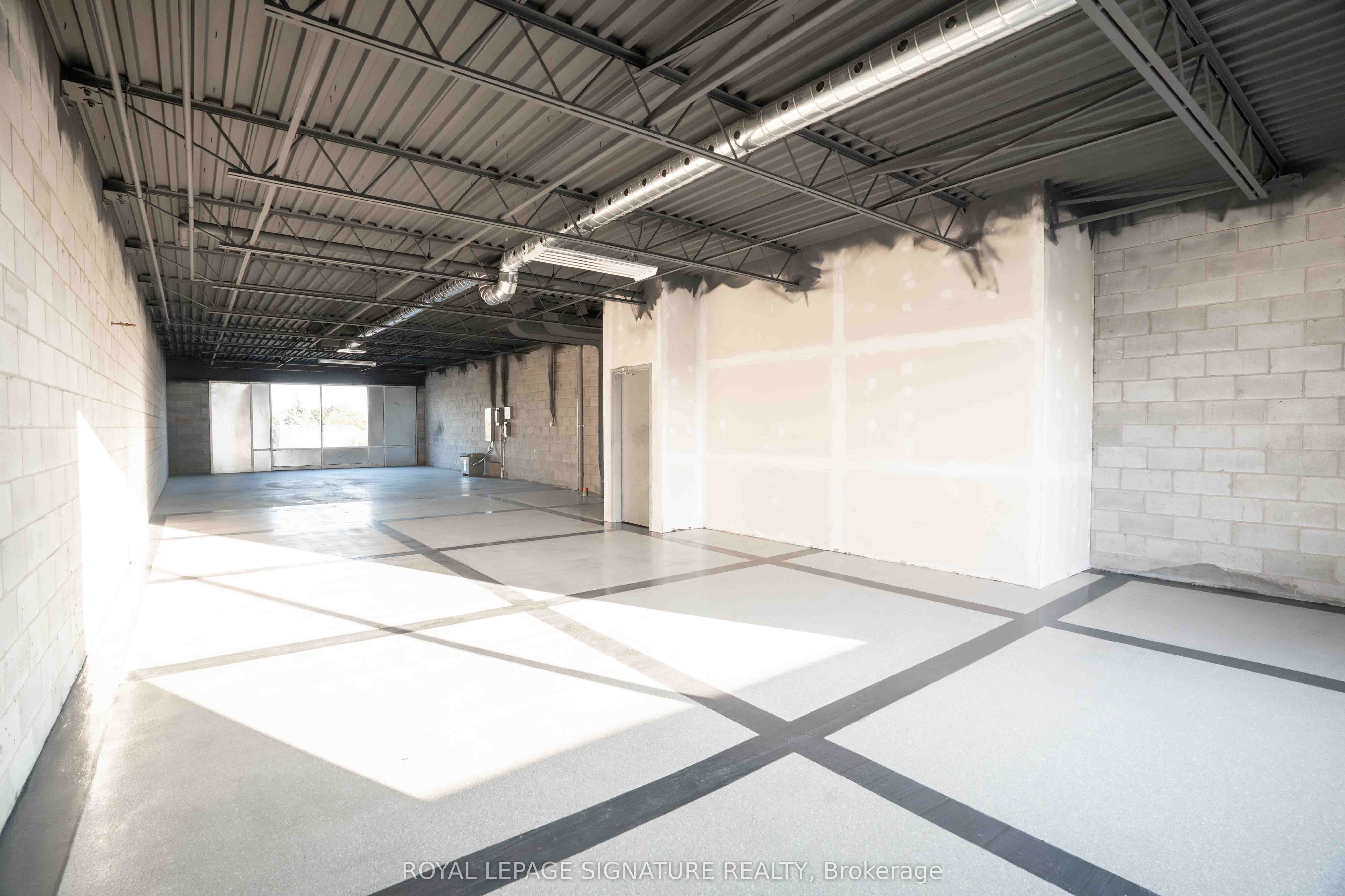 1235 Queensway N/a E 12a Property Photo 15