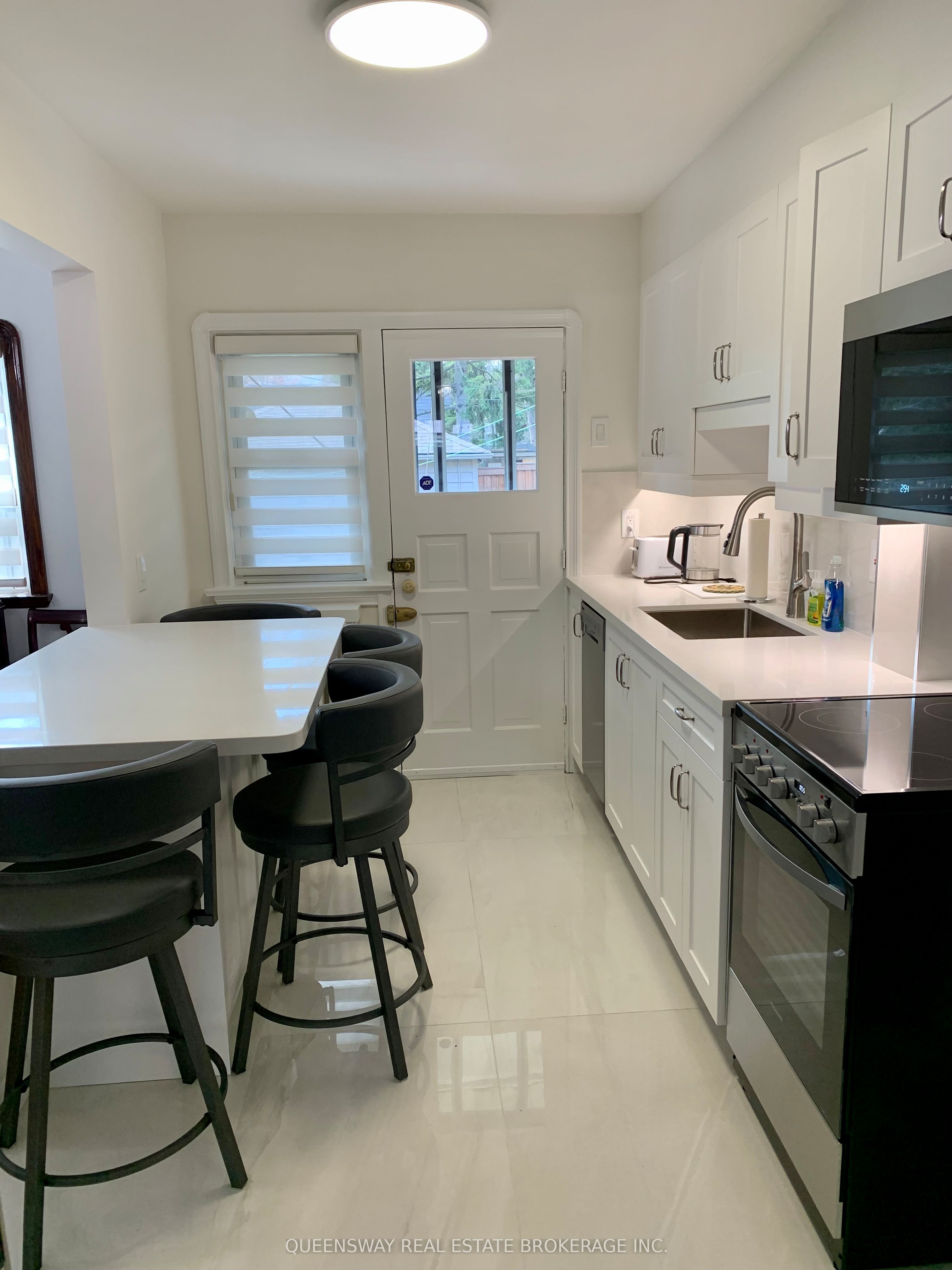 420 Jane Street Property Photo 4