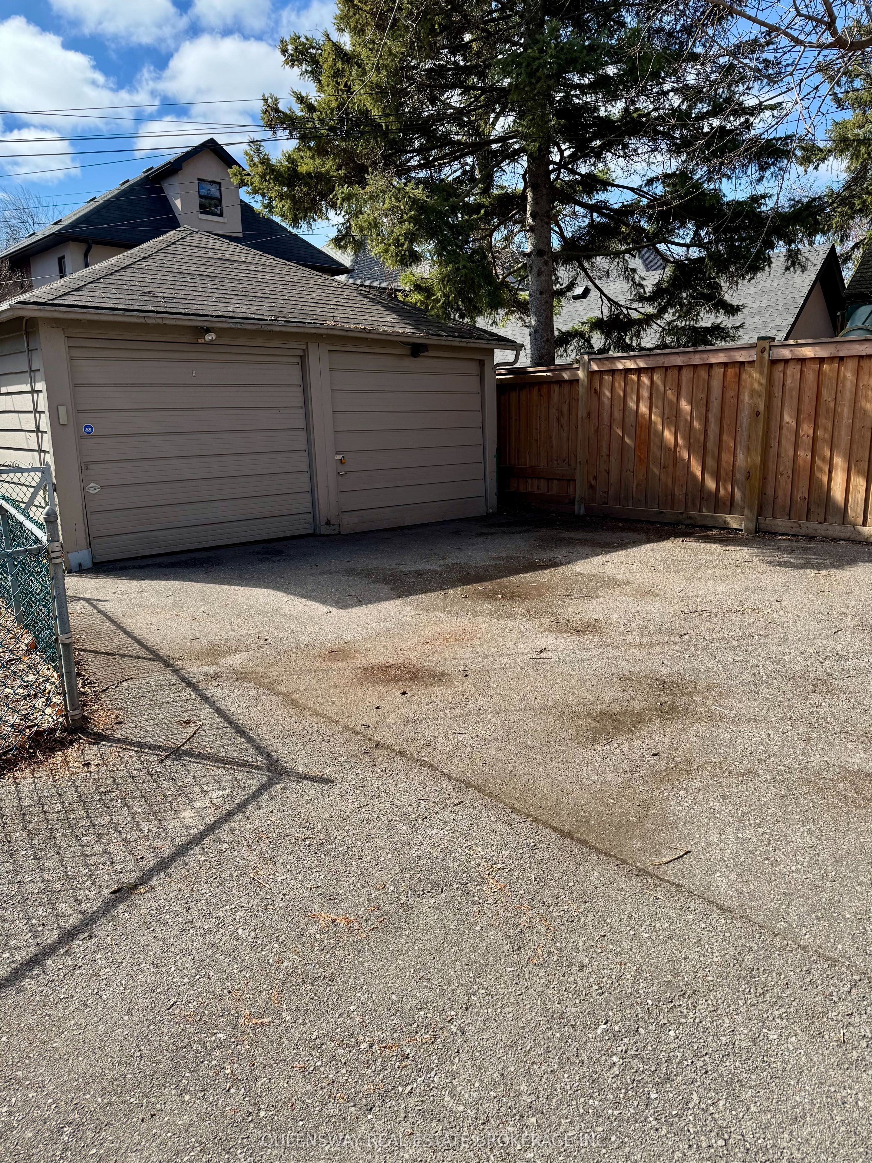 420 Jane Street Property Photo 29