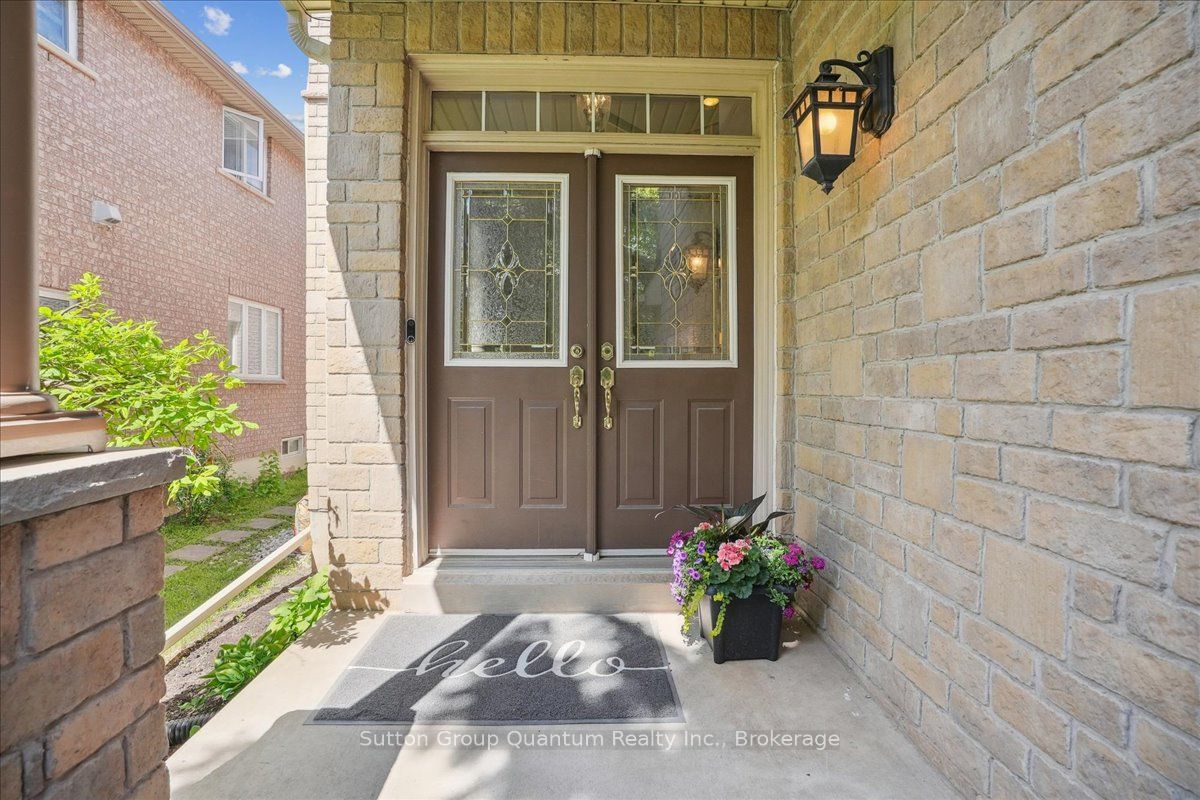 2477 Longridge Crescent Property Photo 3