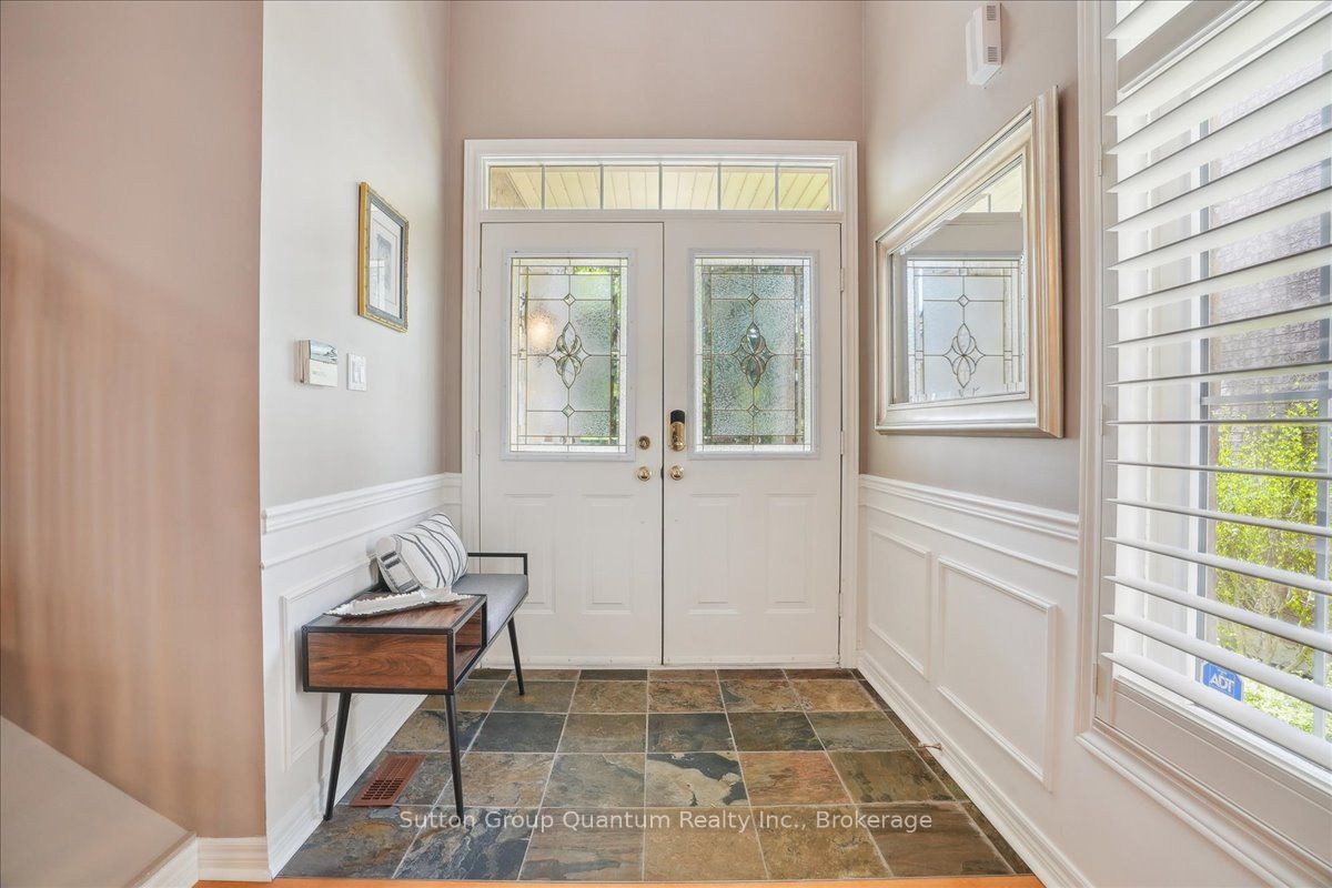 2477 Longridge Crescent Property Photo 4
