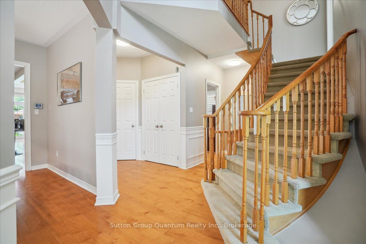 2477 Longridge Crescent Property Photo 5