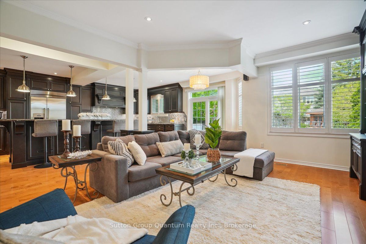 2477 Longridge Crescent Property Photo 9
