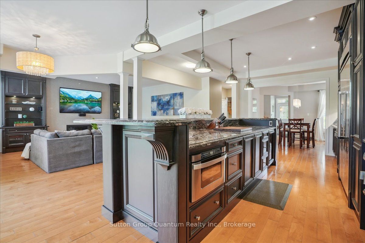 2477 Longridge Crescent Property Photo 13
