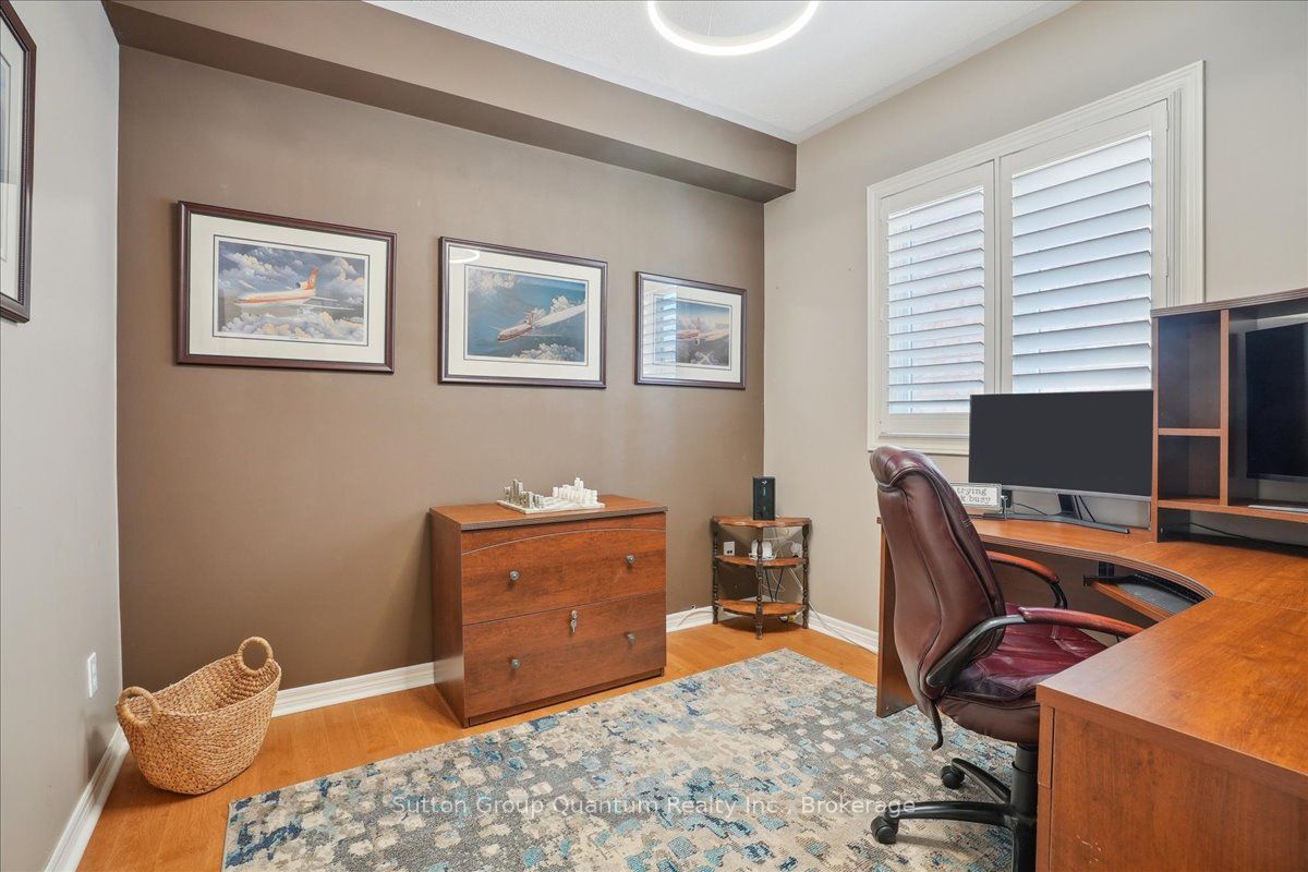 2477 Longridge Crescent Property Photo 14