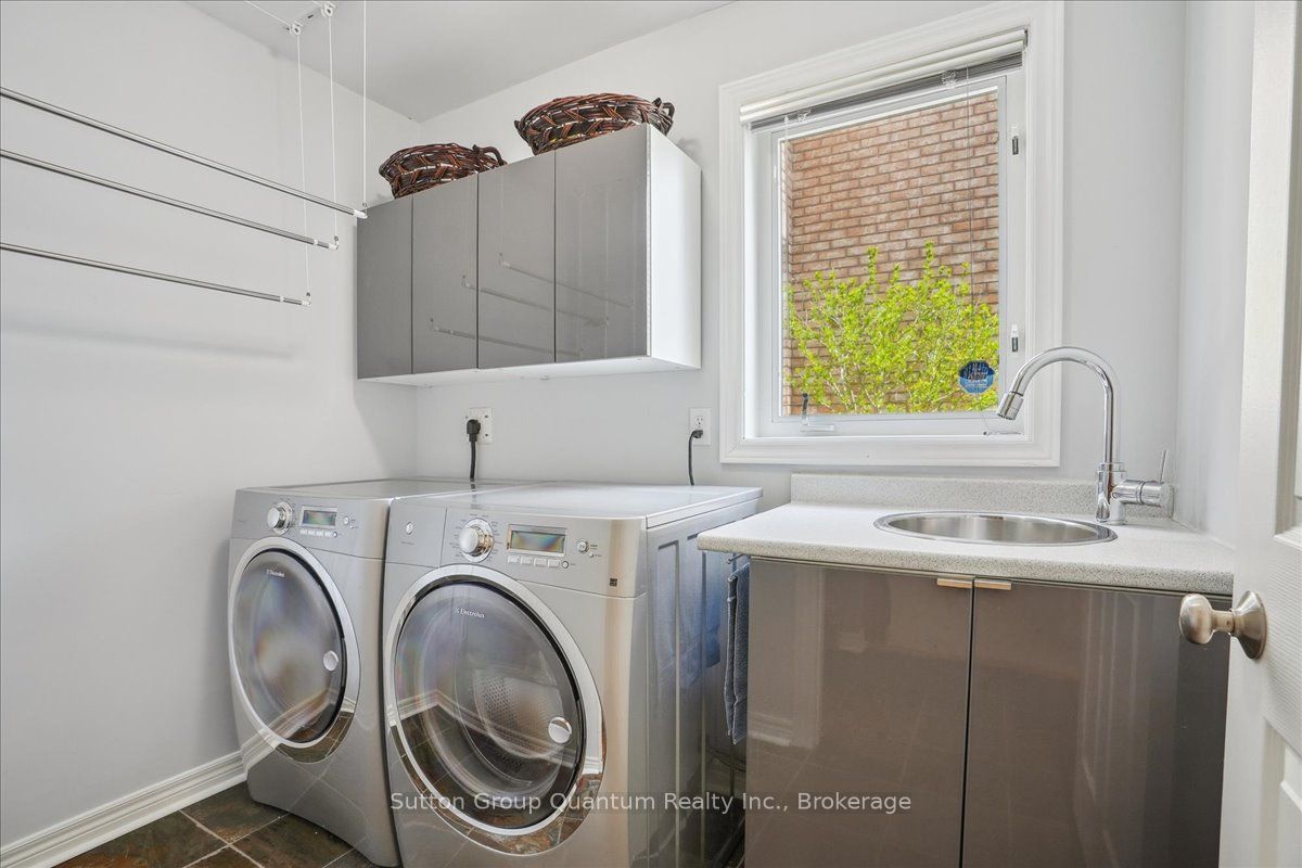 2477 Longridge Crescent Property Photo 16