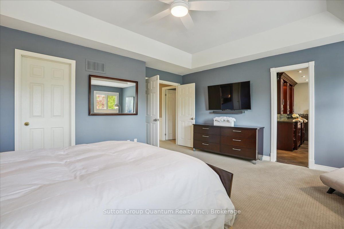 2477 Longridge Crescent Property Photo 19