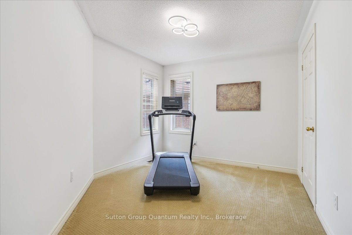 2477 Longridge Crescent Property Photo 28