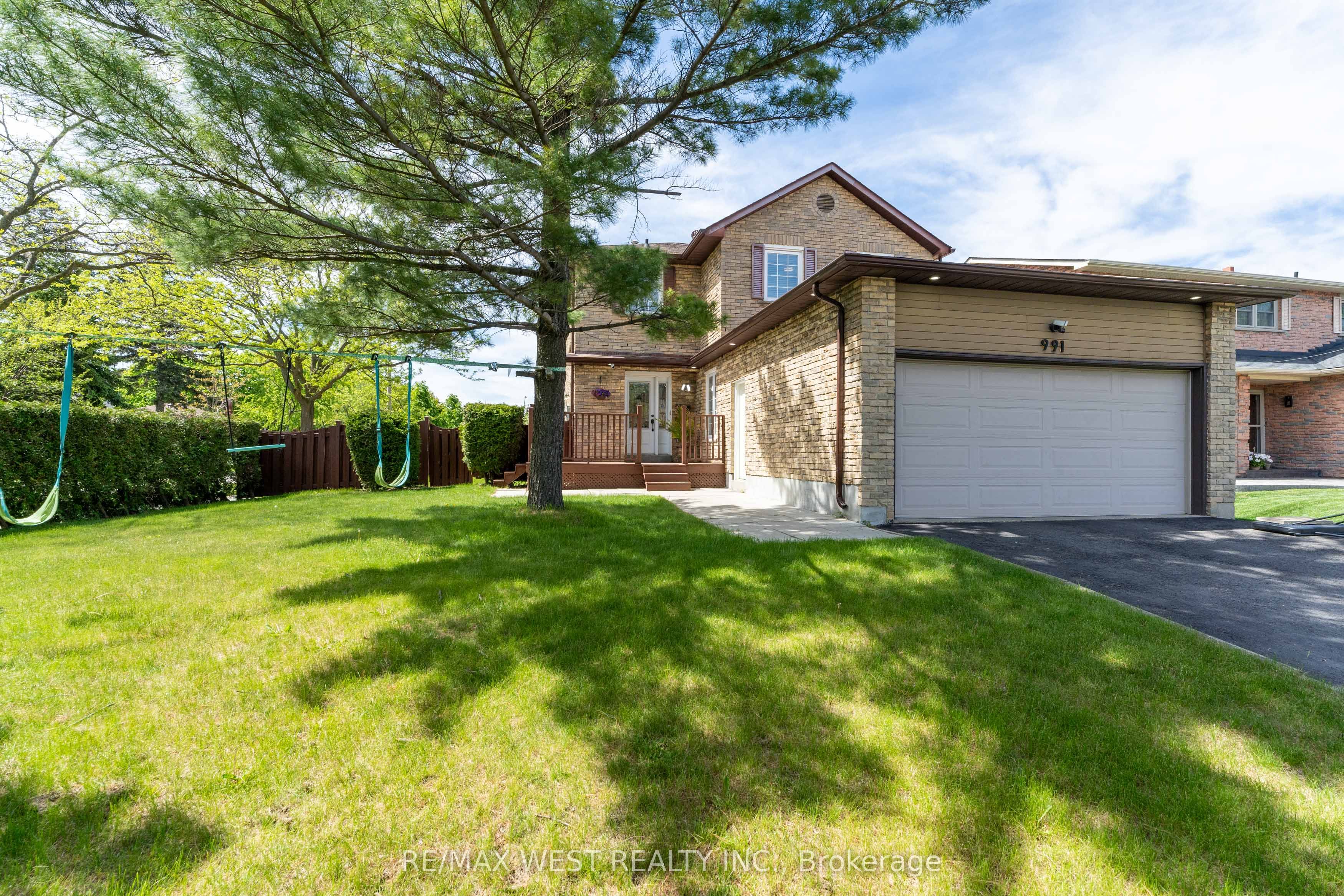 991 Mannington Ln Property Photo