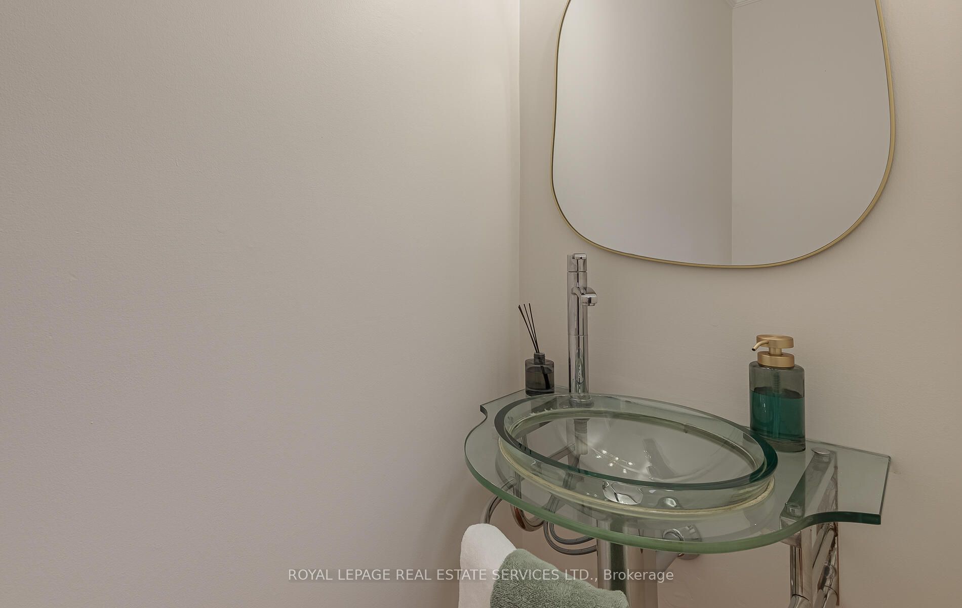 5651 Roseville Court Property Photo 24