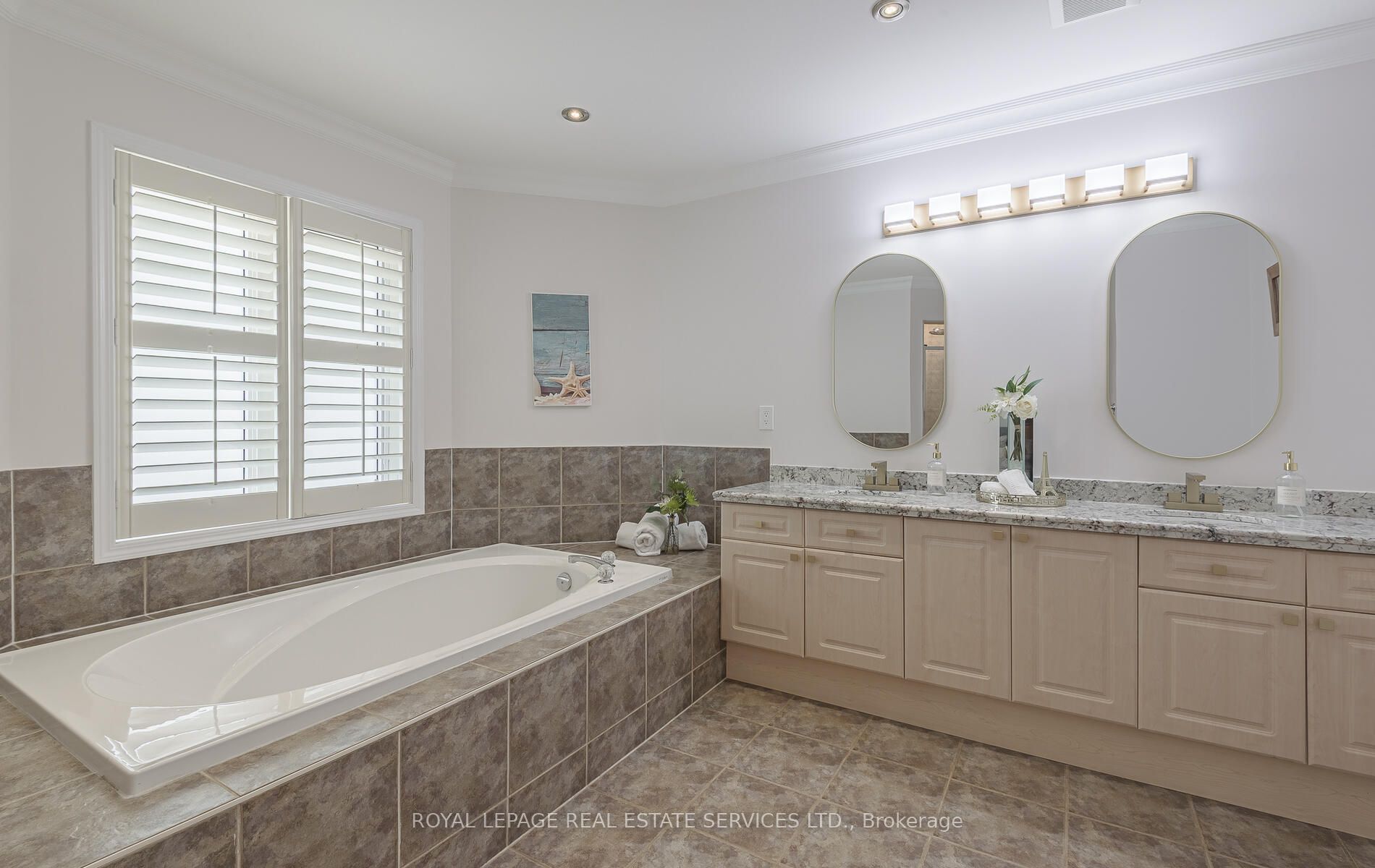 5651 Roseville Court Property Photo 34